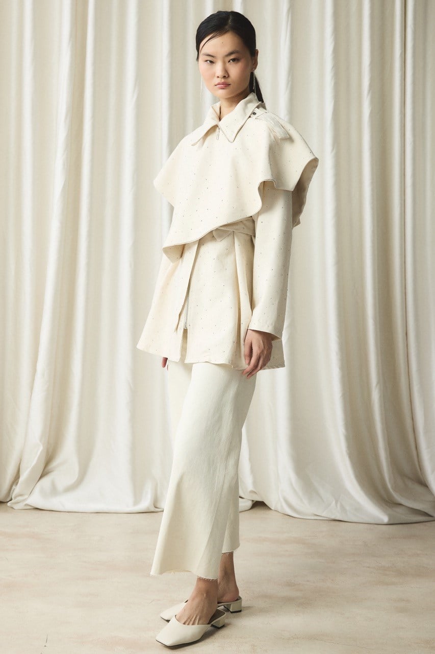 Taş Detaylı Pelerinli Ceket - Bej