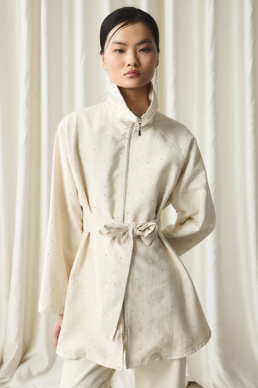 Taş Detaylı Pelerinli Ceket - Bej