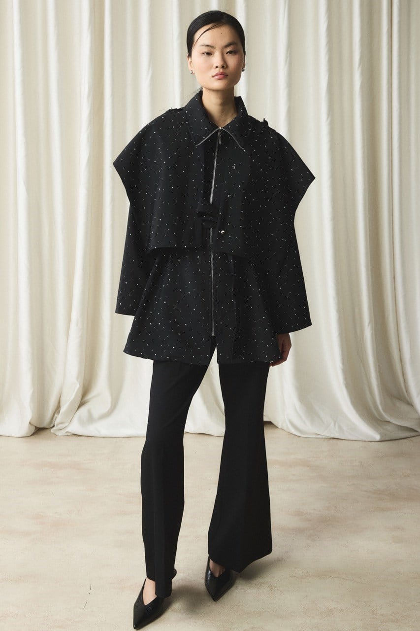 Taş Detaylı Pelerinli Ceket - Siyah