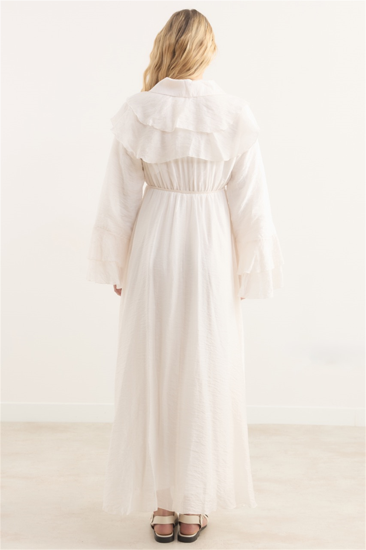 Amira Omuzdan Volanlı Elbise - Ekru