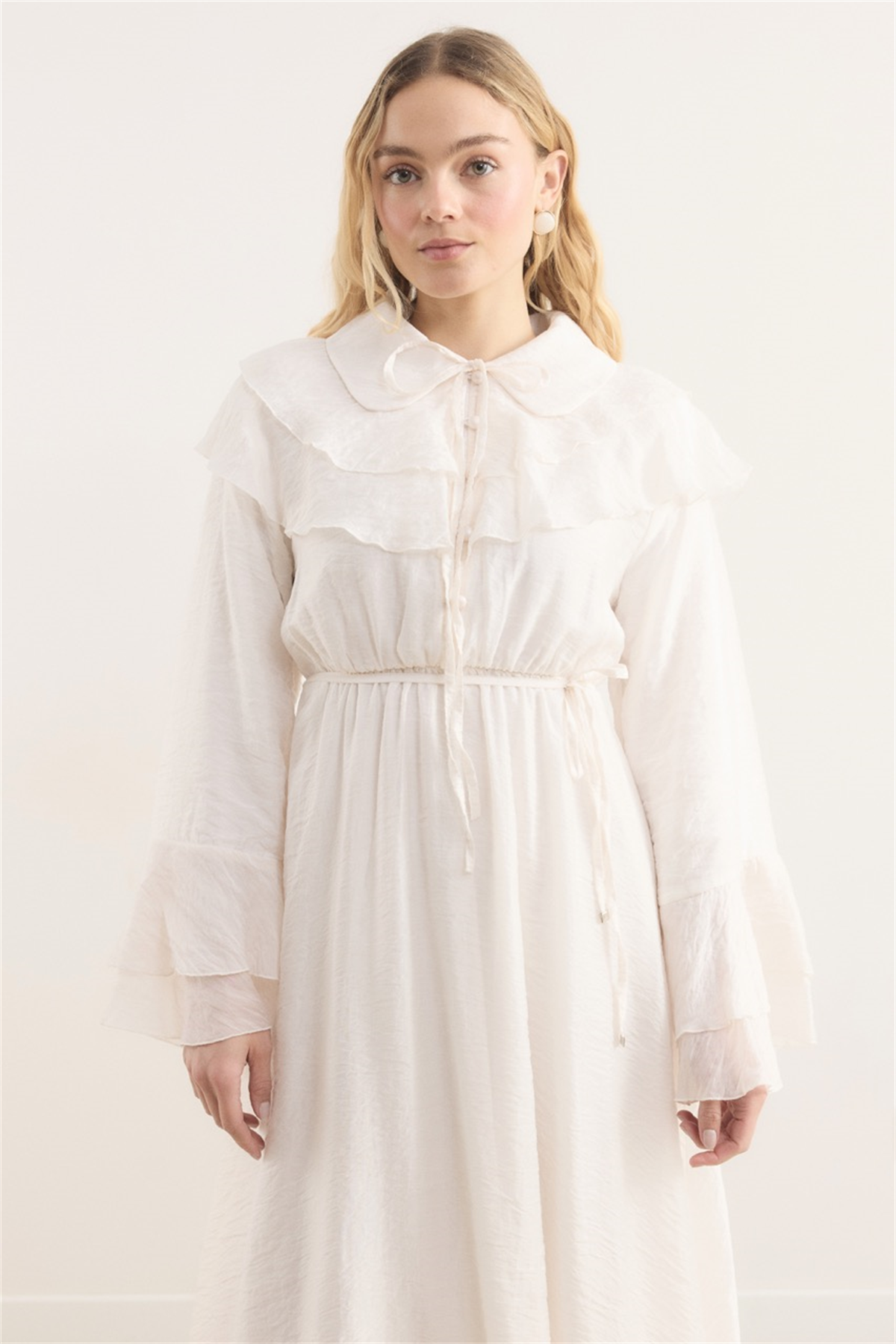 Amira Omuzdan Volanlı Elbise - Ekru