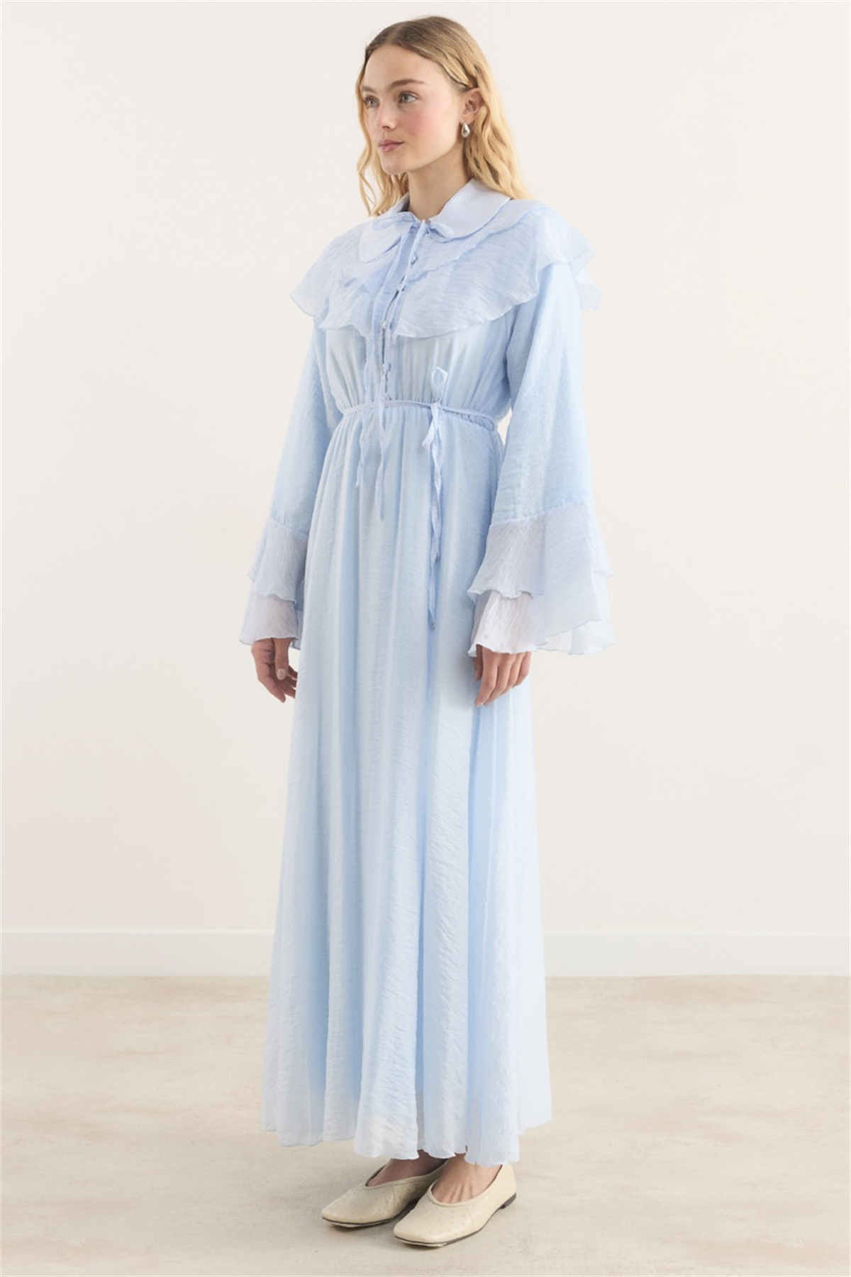 Amira Omuzdan Volanlı Elbise - Mavi