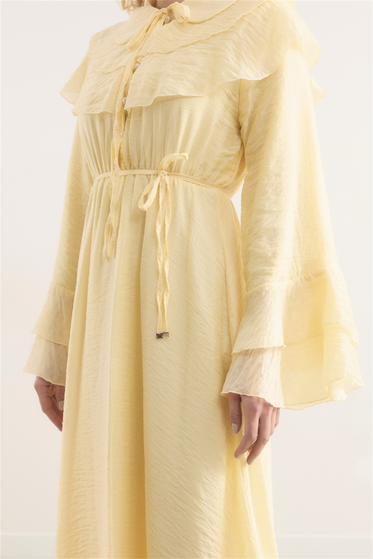 Amira Omuzdan Volanlı Elbise - Sarı