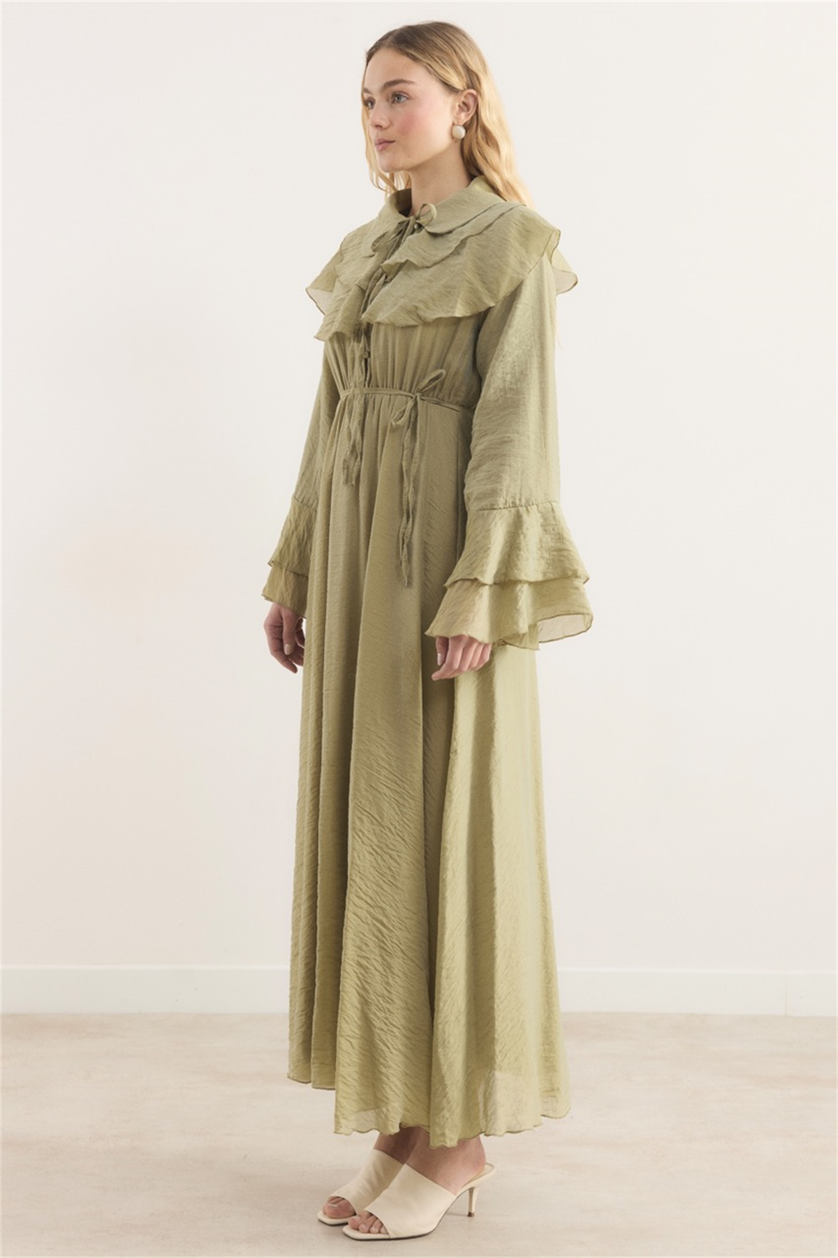 Amira Omuzdan Volanlı Elbise - Yeşil