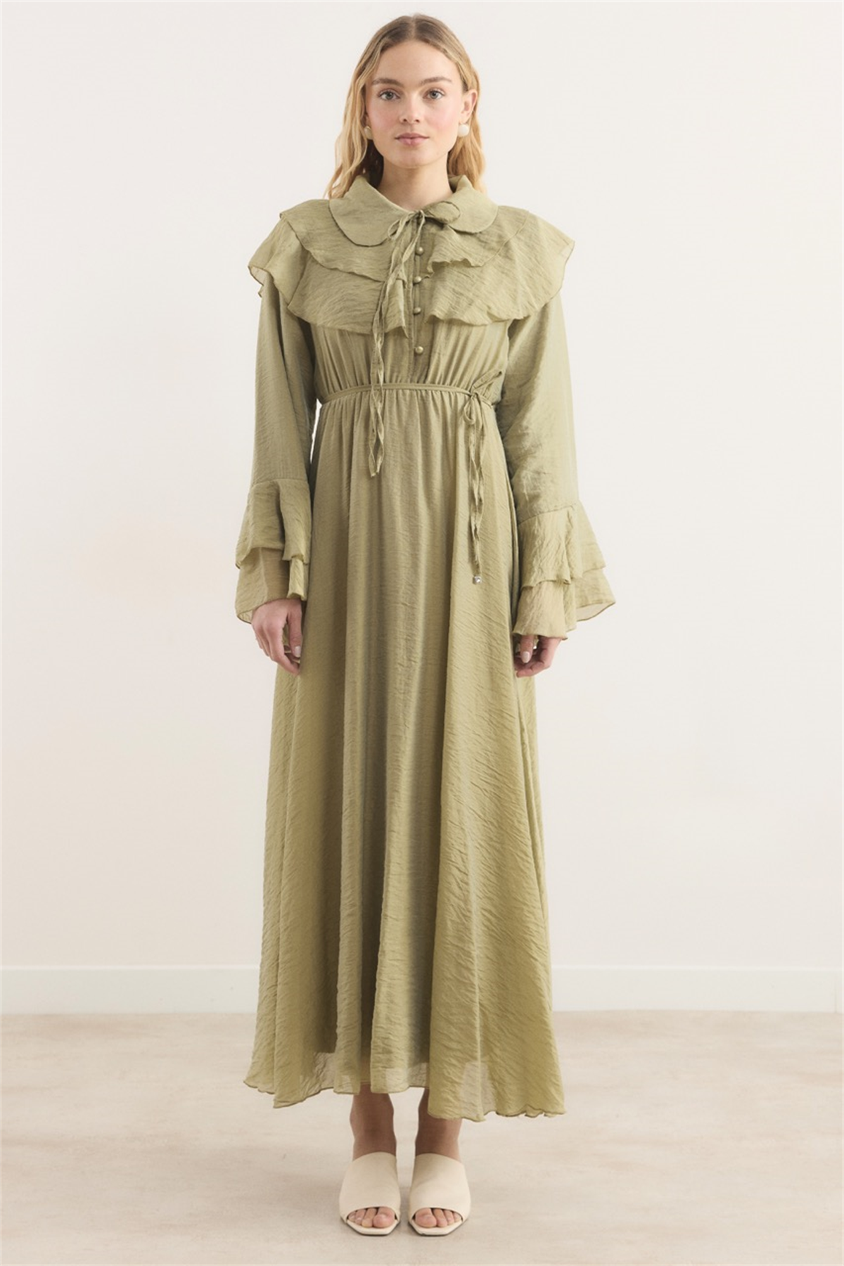 Amira Omuzdan Volanlı Elbise - Yeşil