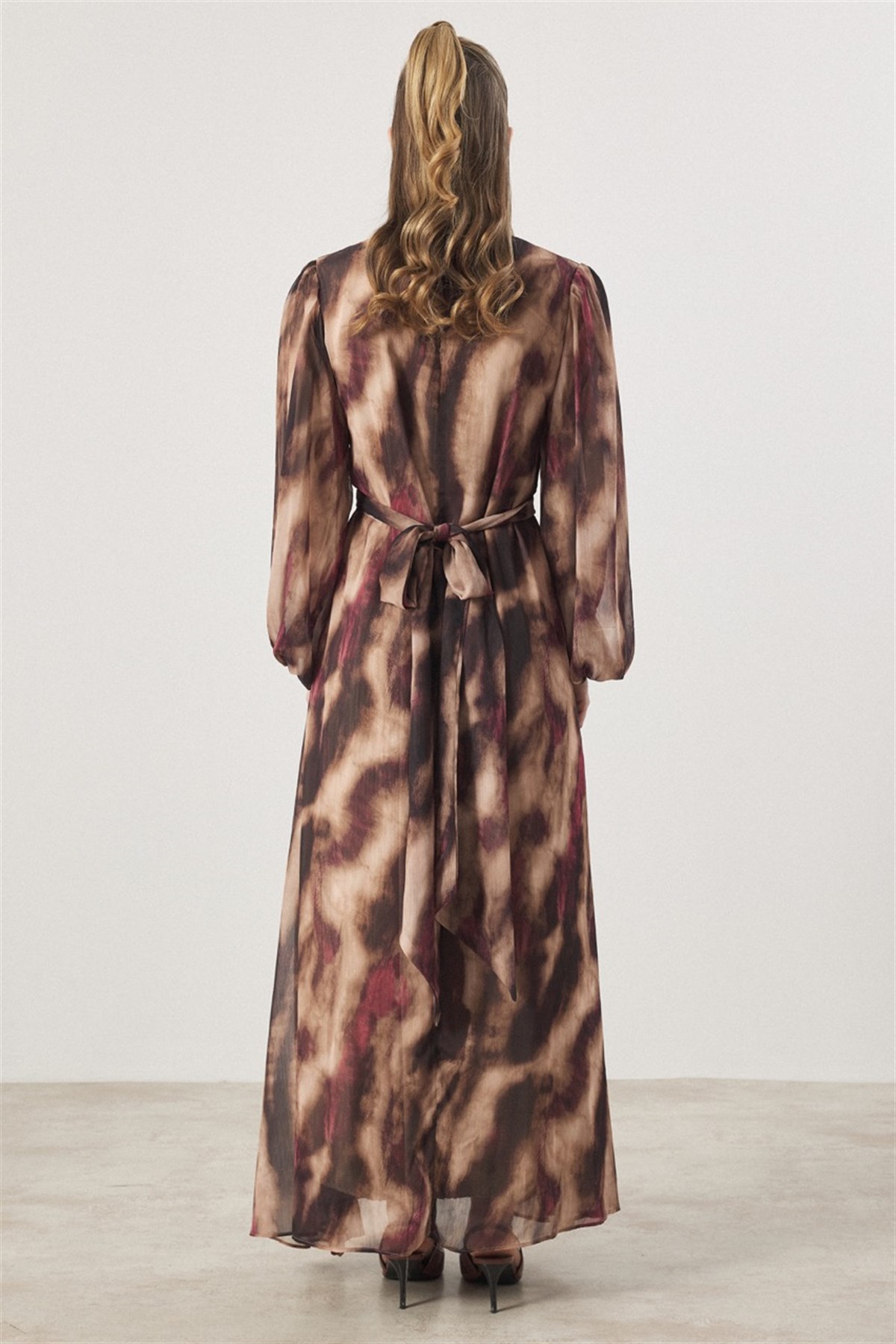 Bel Bağlama Detaylı Yoryo Şifon Baskılı Elbise - Bordo