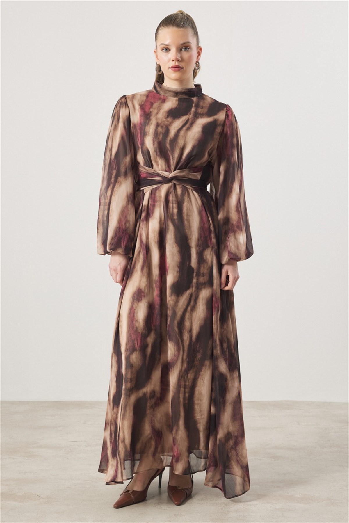 Bel Bağlama Detaylı Yoryo Şifon Baskılı Elbise - Bordo