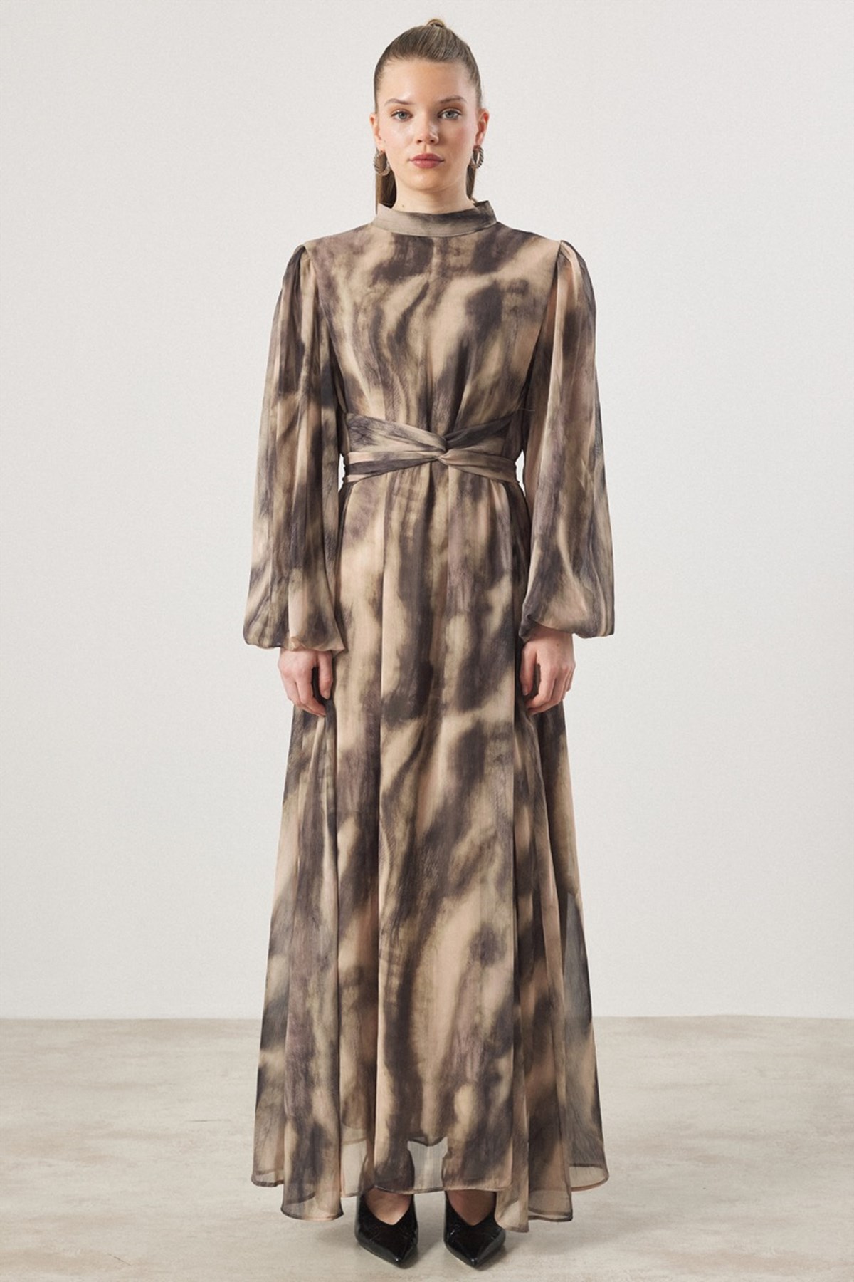 Bel Bağlama Detaylı Yoryo Şifon Baskılı Elbise - Haki