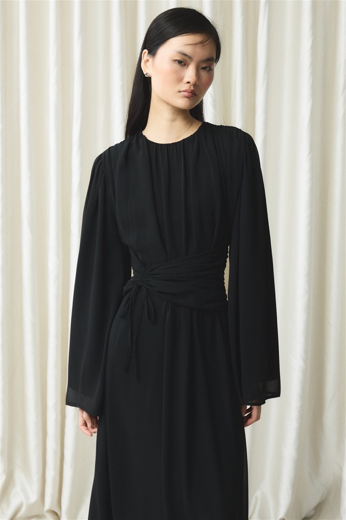 Bel Büzgülü Şifon Elbise - Siyah