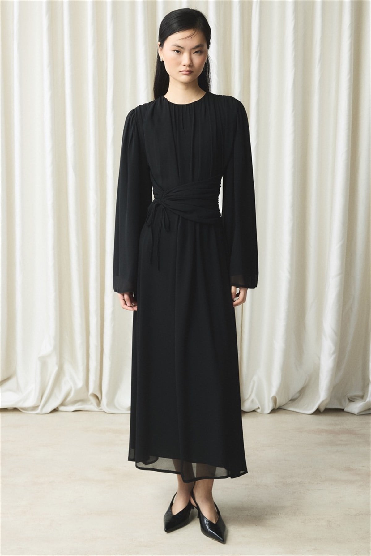 Bel Büzgülü Şifon Elbise - Siyah