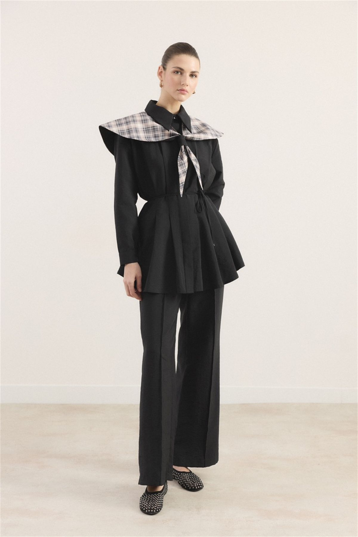Bel Pileli Geniş Yakalı Ekose Takım - Siyah