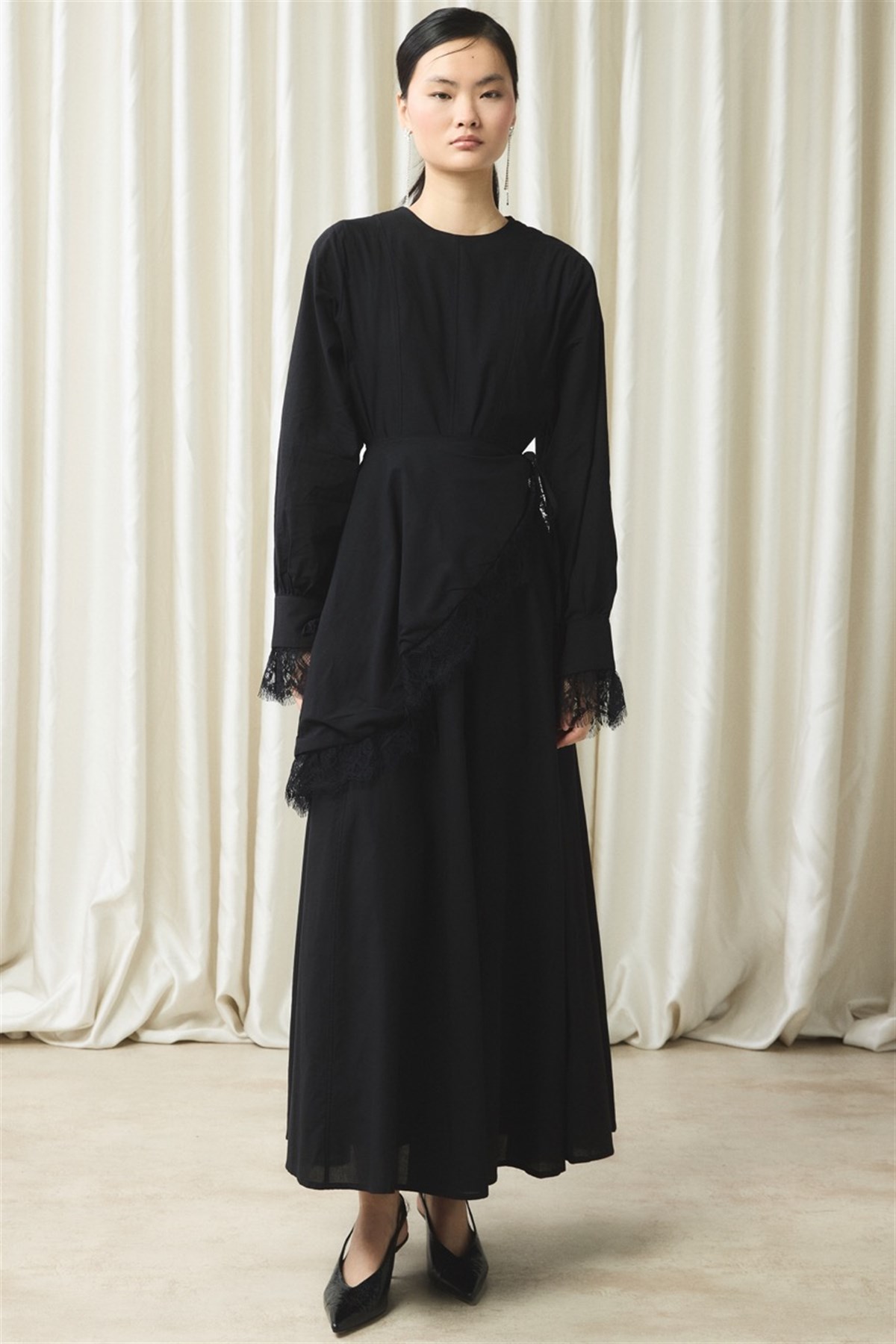 Belden Bağlama Detaylı Vual Elbise - Siyah