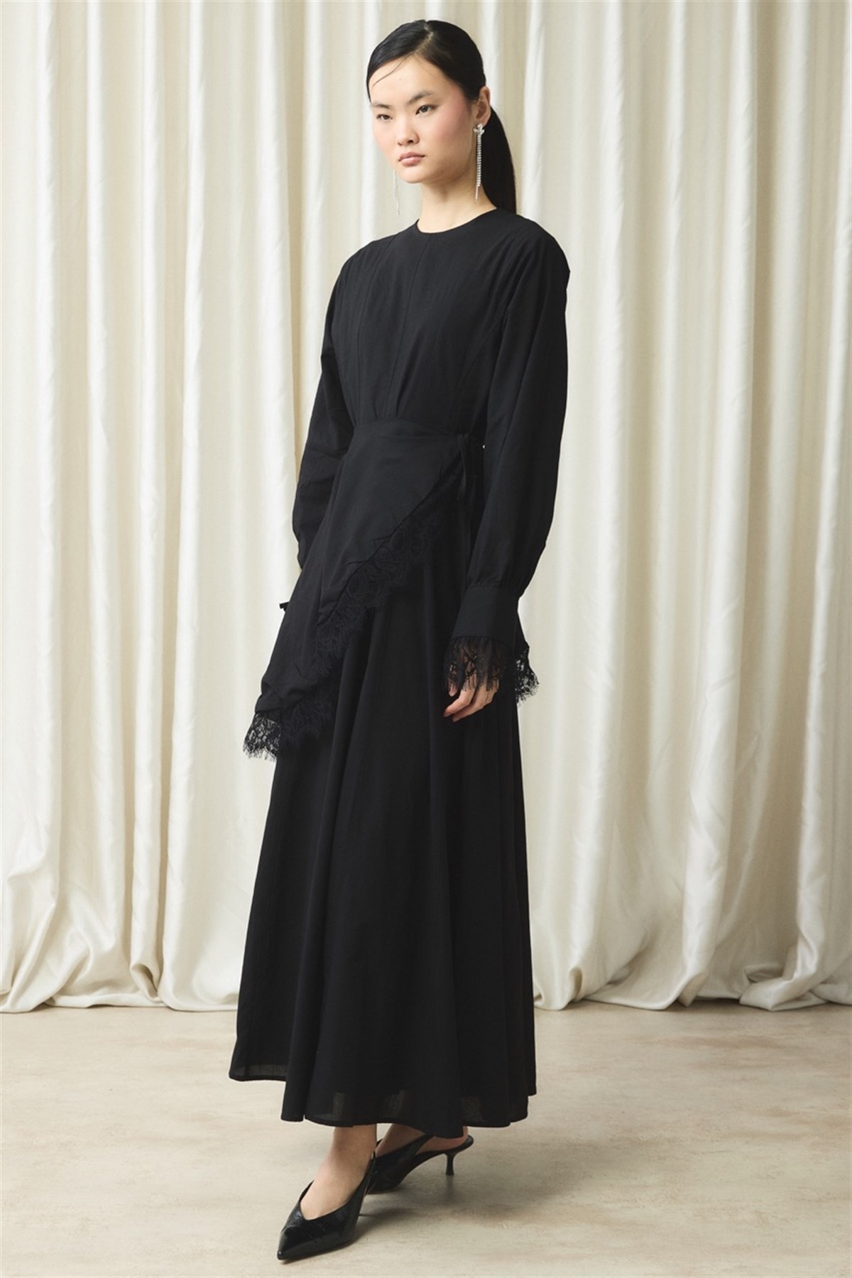 Belden Bağlama Detaylı Vual Elbise - Siyah