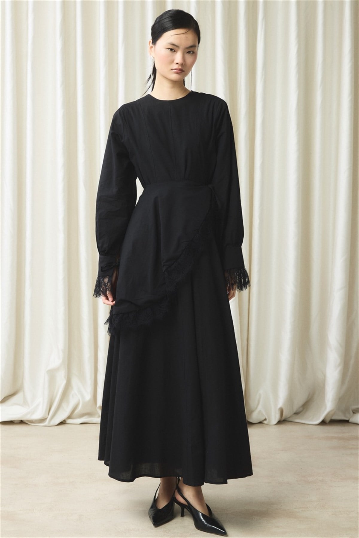 Belden Bağlama Detaylı Vual Elbise - Siyah