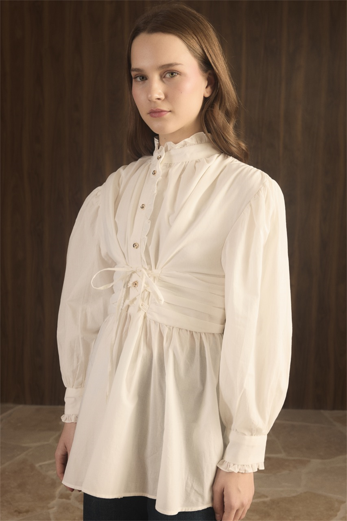 Belden Bağlamalı Pat Fırfırlı Gömlek - Ekru