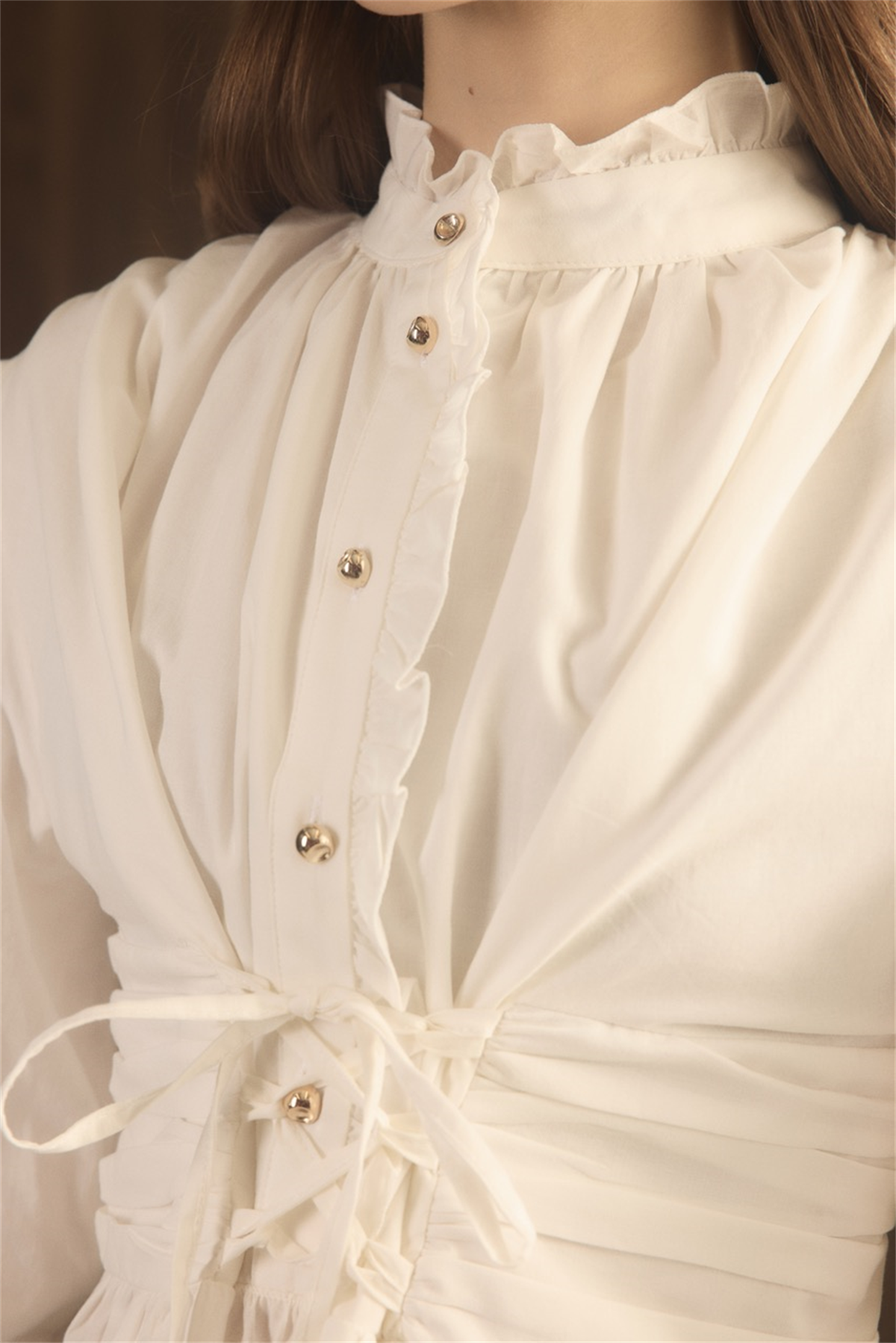 Belden Bağlamalı Pat Fırfırlı Gömlek - Ekru