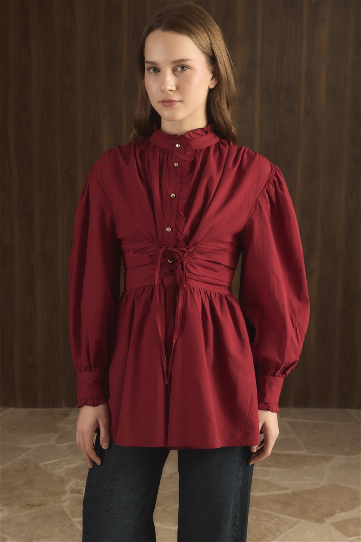 Belden Bağlamalı Pat Fırfırlı Gömlek - Kırmızı