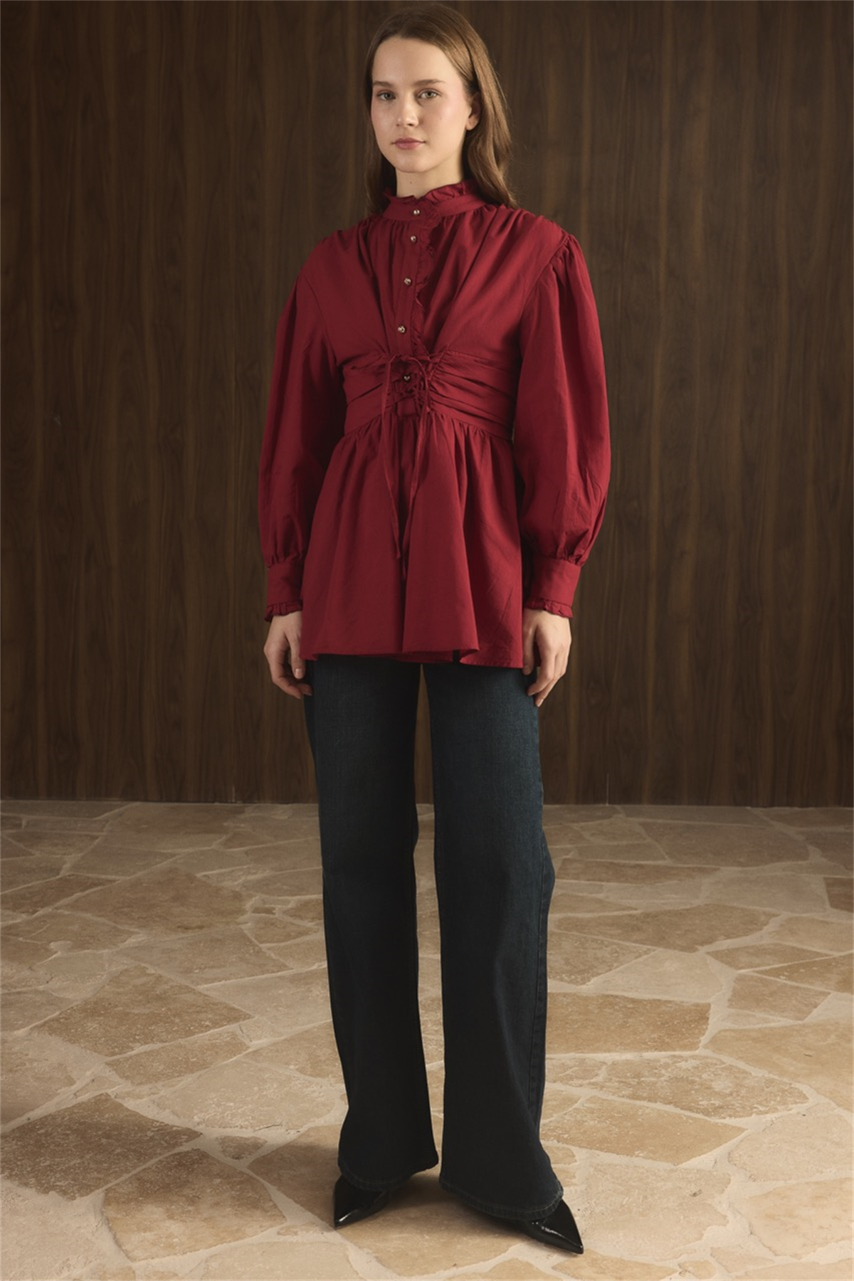 Belden Bağlamalı Pat Fırfırlı Gömlek - Kırmızı