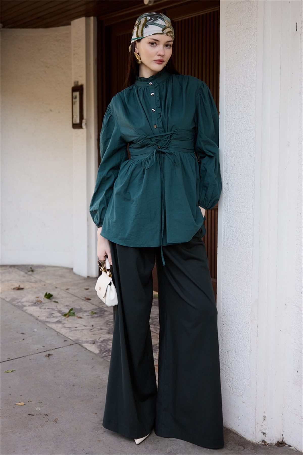 Belden Bağlamalı Pat Fırfırlı Gömlek - Nefti Yeşil