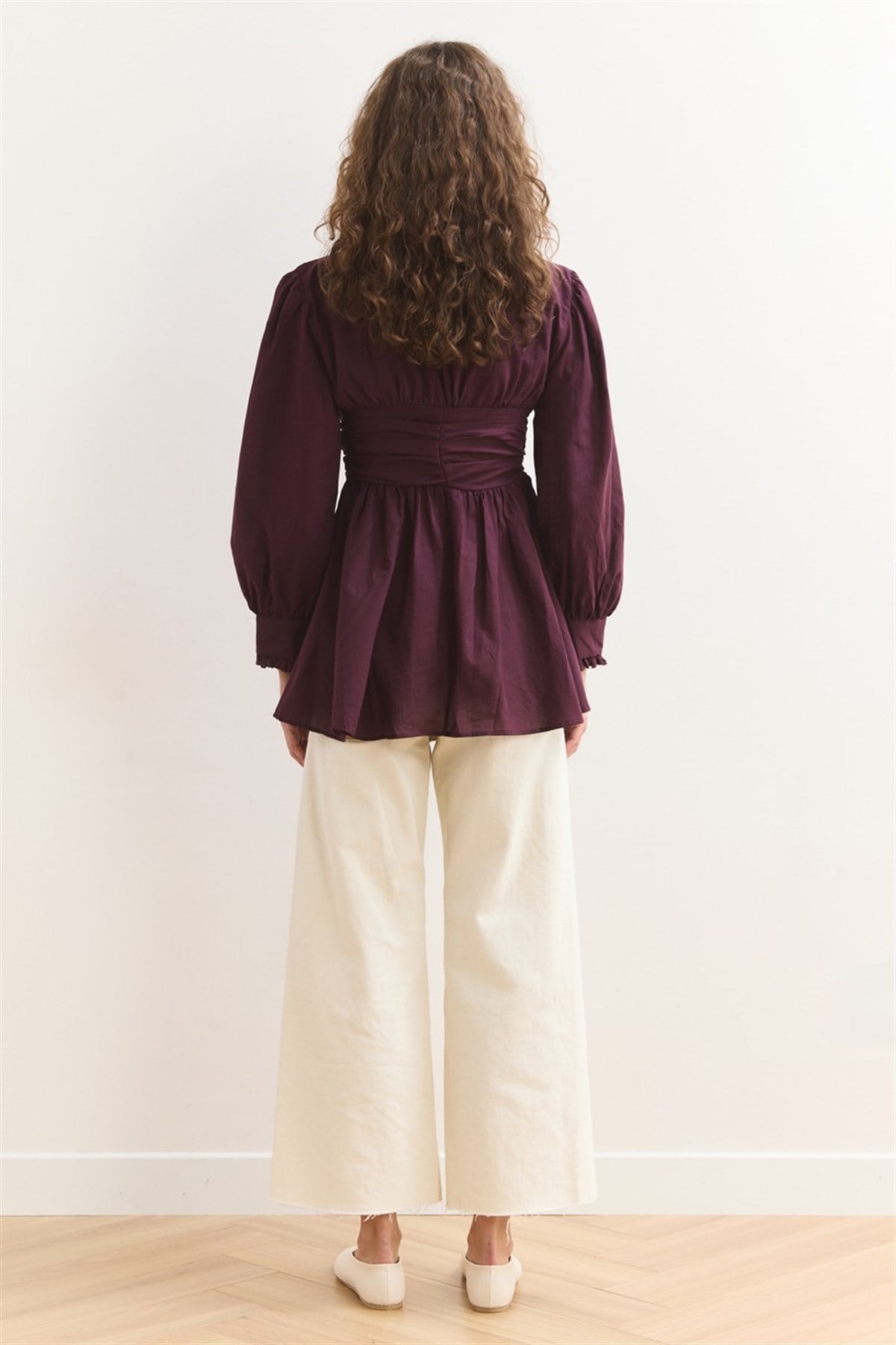 Belden Bağlamalı Pat Fırfırlı Gömlek - Vişne