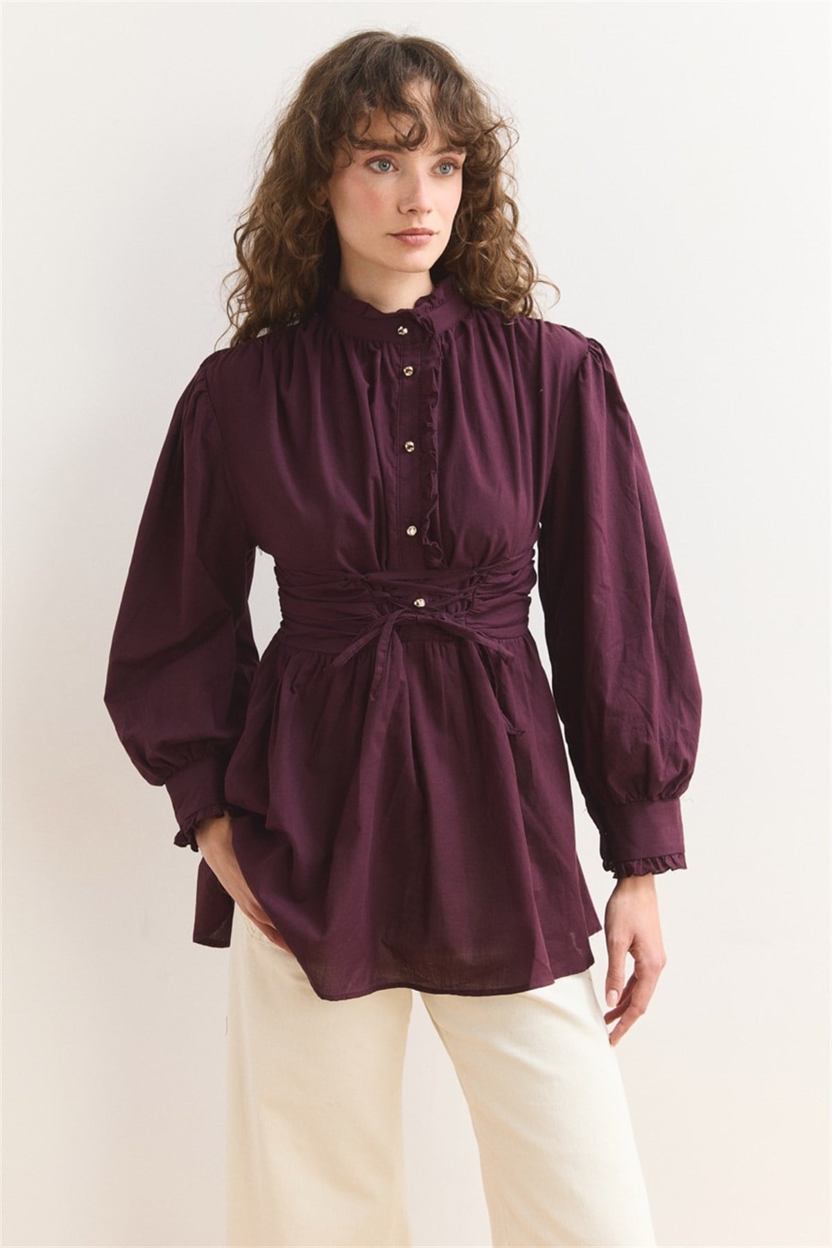 Belden Bağlamalı Pat Fırfırlı Gömlek - Vişne