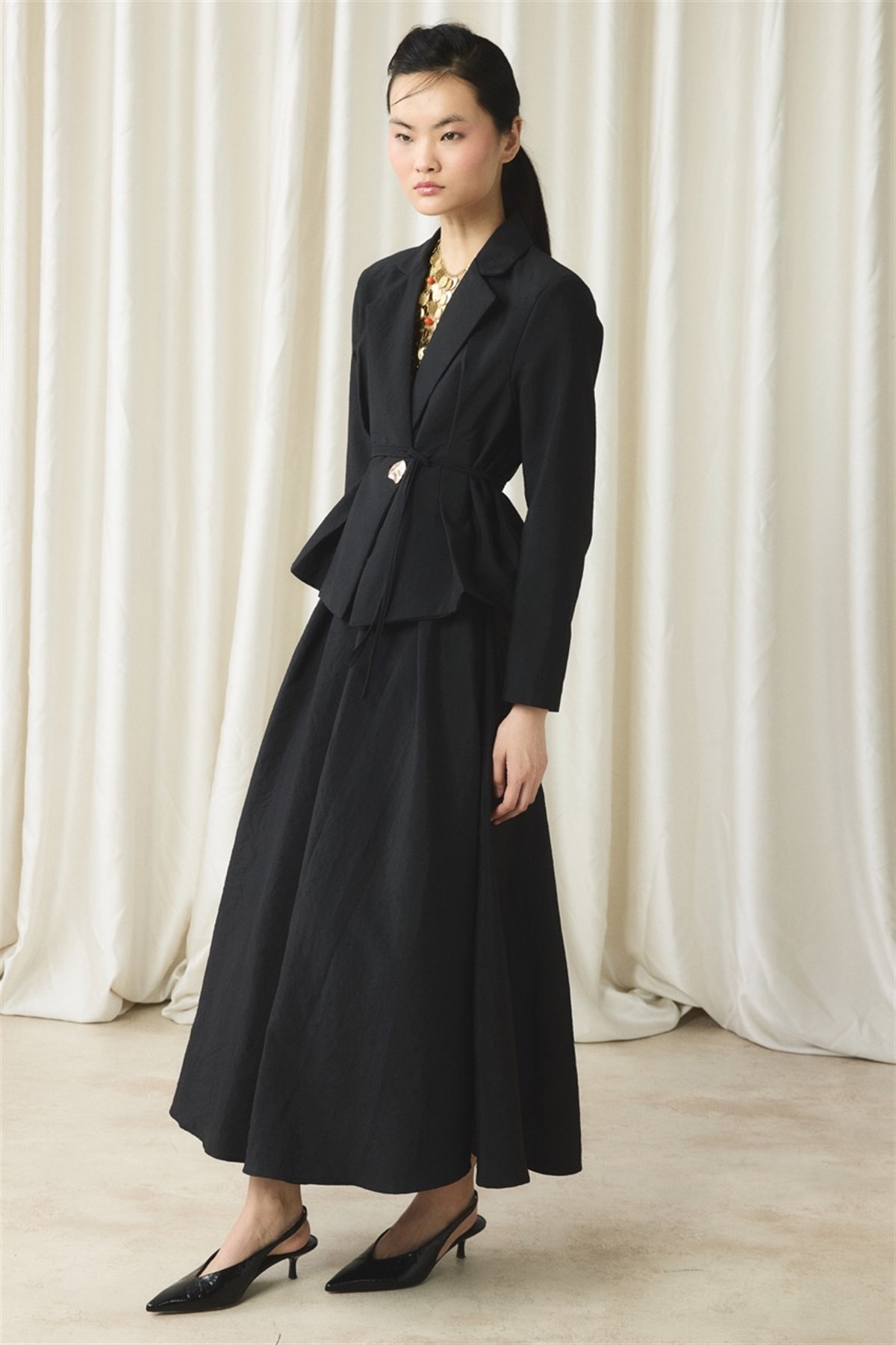 Belden Oturtmalı Ceketli Etek Takım - Siyah