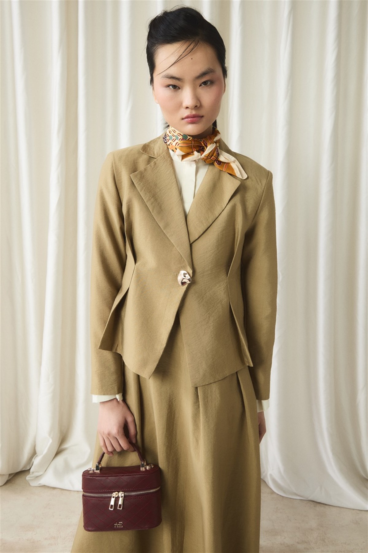 Belden Oturtmalı Ceketli Etek Takım - Yağ Yeşili