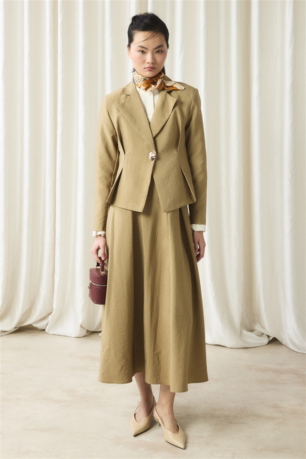 Belden Oturtmalı Ceketli Etek Takım - Yağ Yeşili