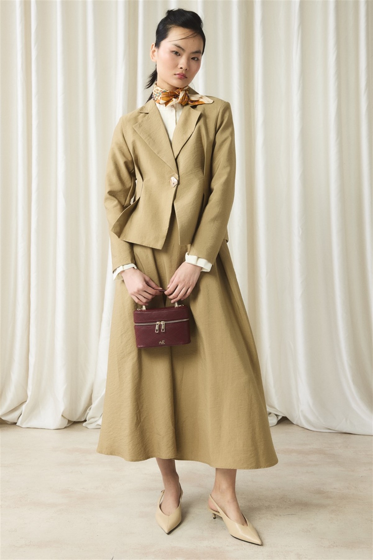 Belden Oturtmalı Ceketli Etek Takım - Yağ Yeşili