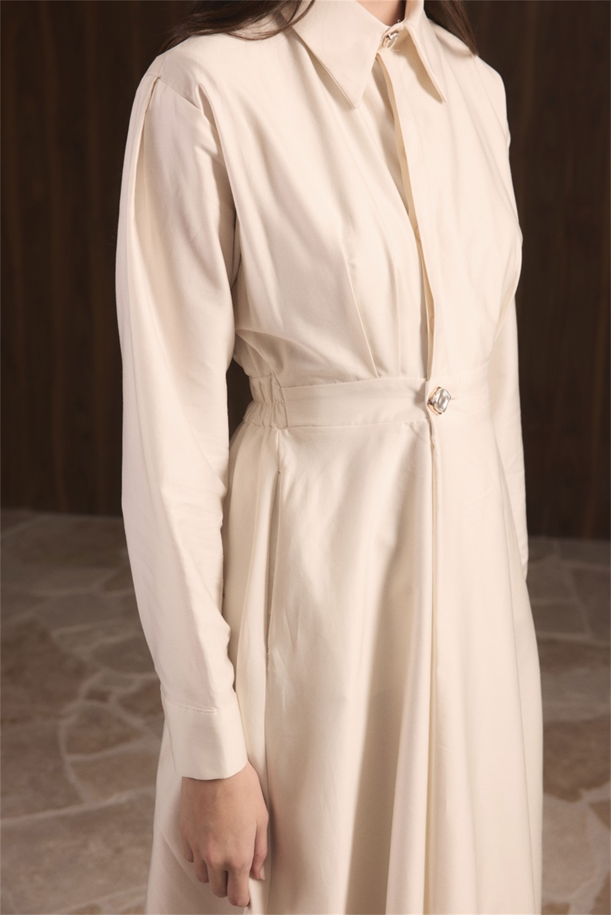 Belden Oturtmalı Compact Saten Elbise - Taş