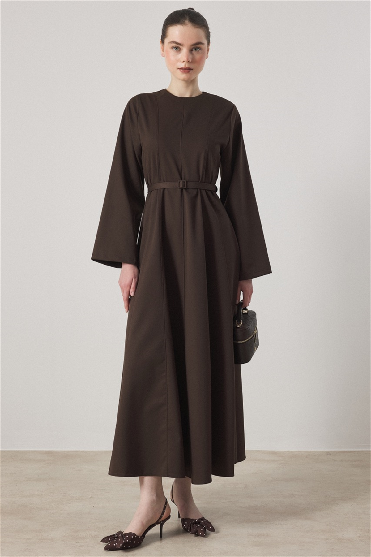 Belden Oturtmalı Kemerli Elbise - Kahve
