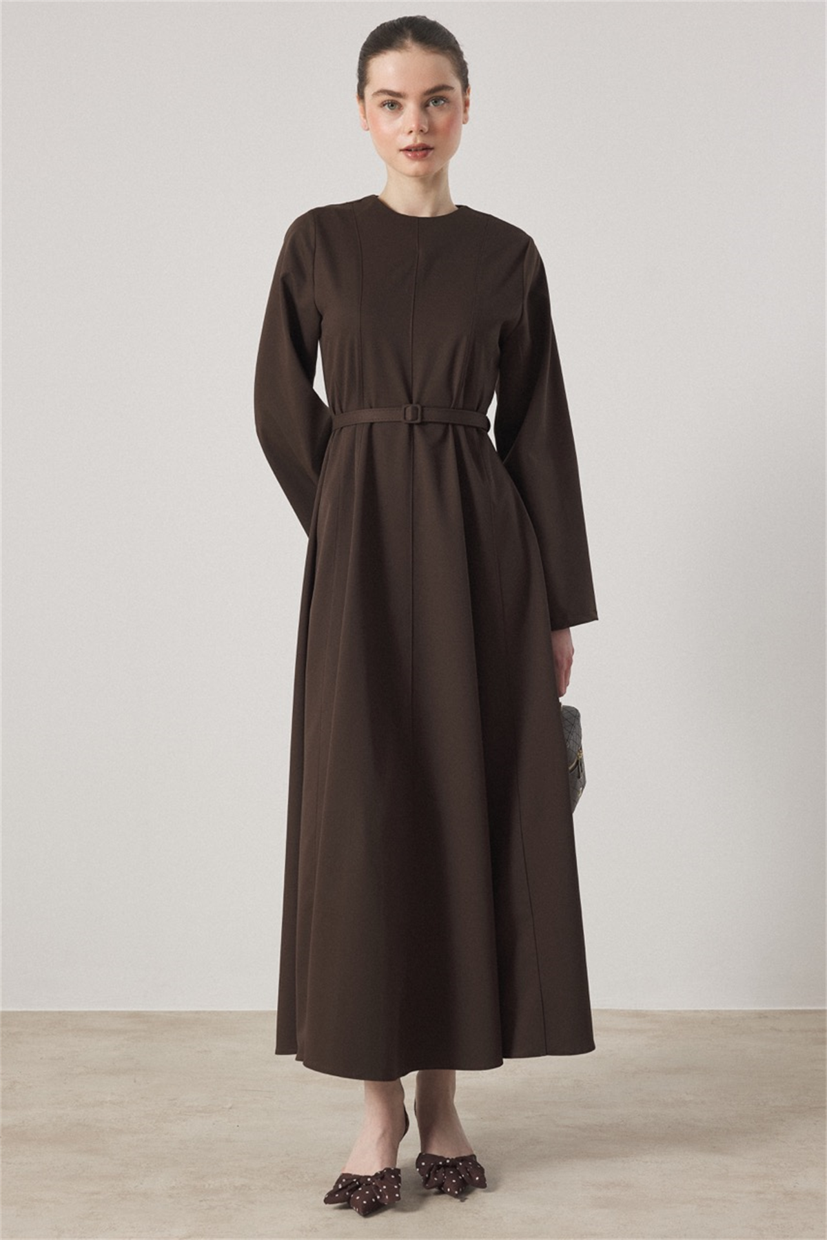Belden Oturtmalı Kemerli Elbise - Kahve