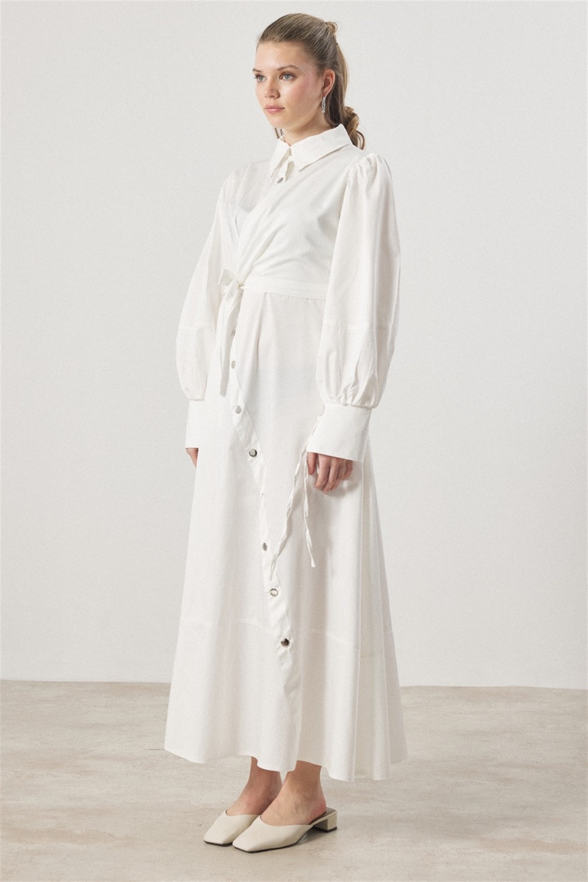 Çıtçıt Detaylı Compact Saten Elbise - Ekru