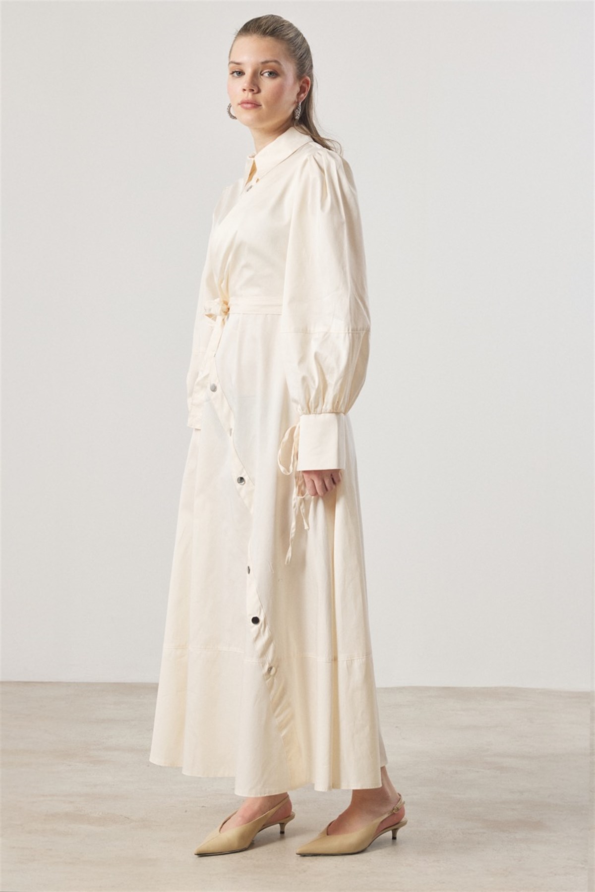 Çıtçıt Detaylı Compact Saten Elbise - Krem