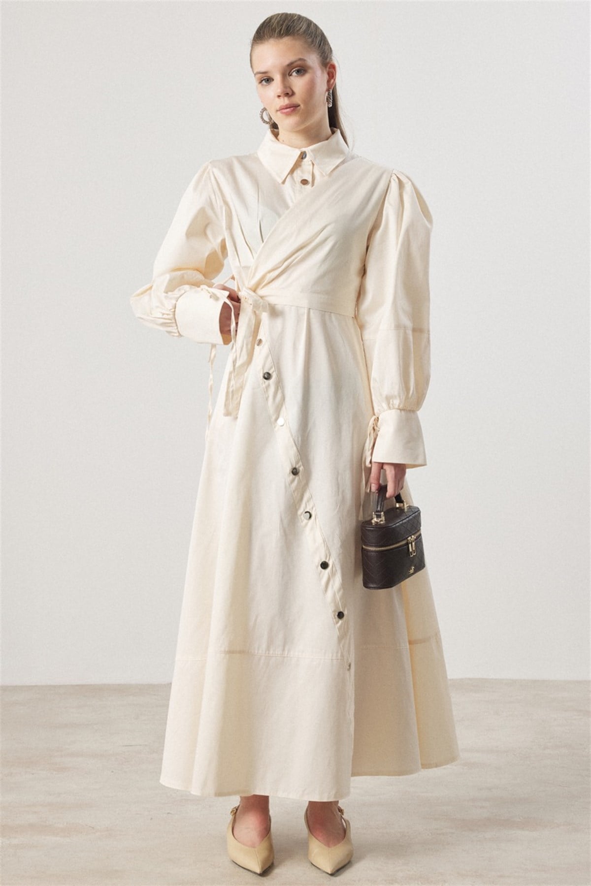 Çıtçıt Detaylı Compact Saten Elbise - Krem
