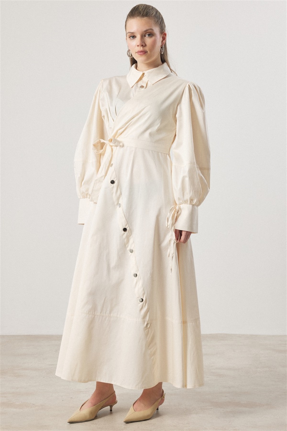 Çıtçıt Detaylı Compact Saten Elbise - Krem