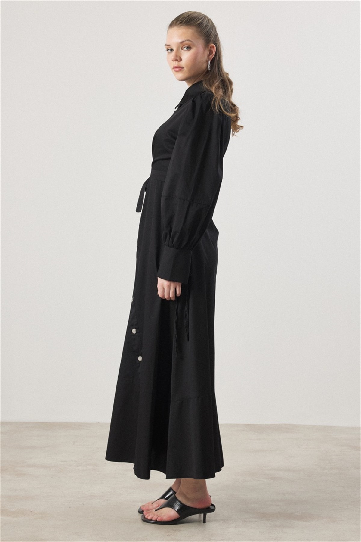 Çıtçıt Detaylı Compact Saten Elbise - Siyah