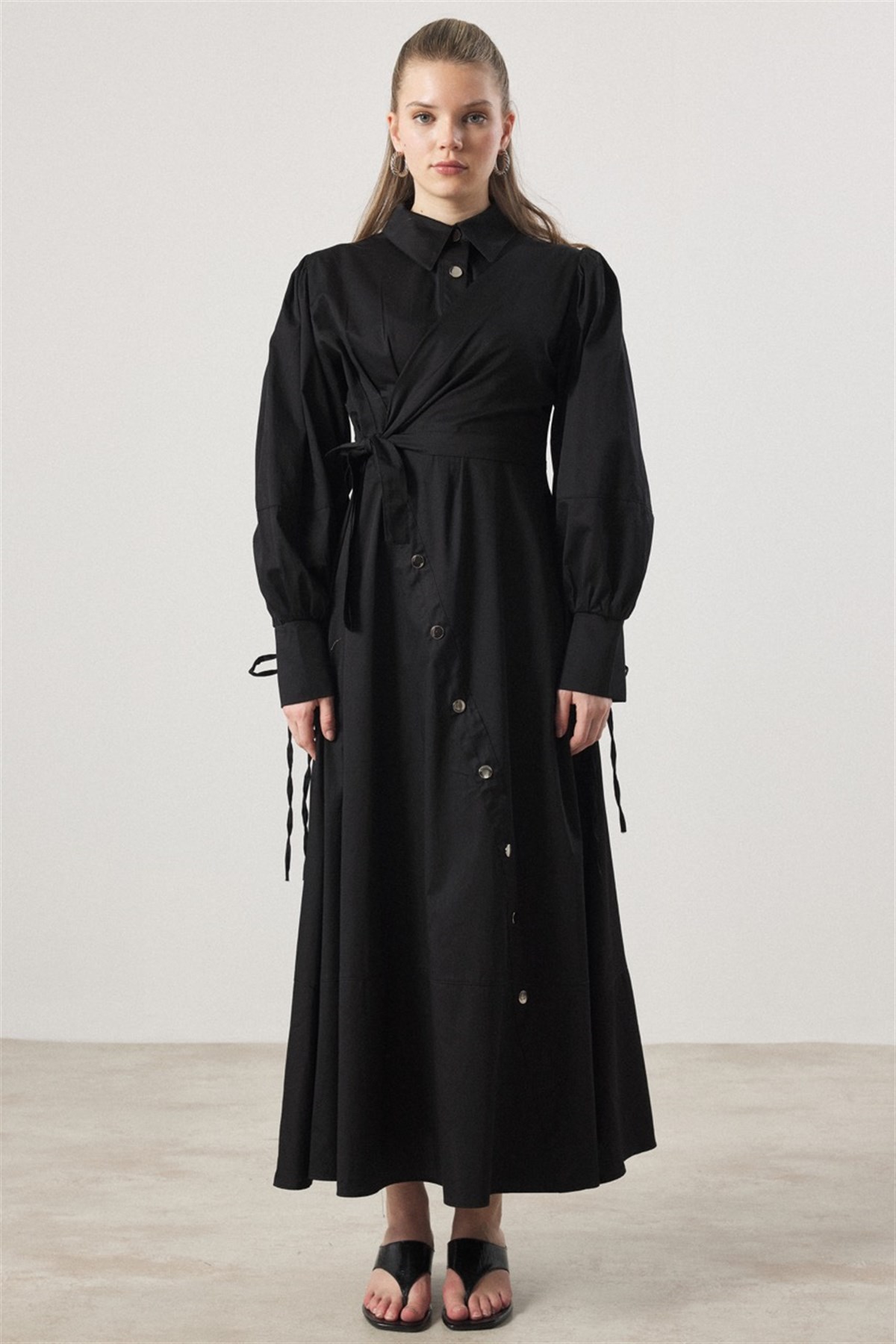 Çıtçıt Detaylı Compact Saten Elbise - Siyah