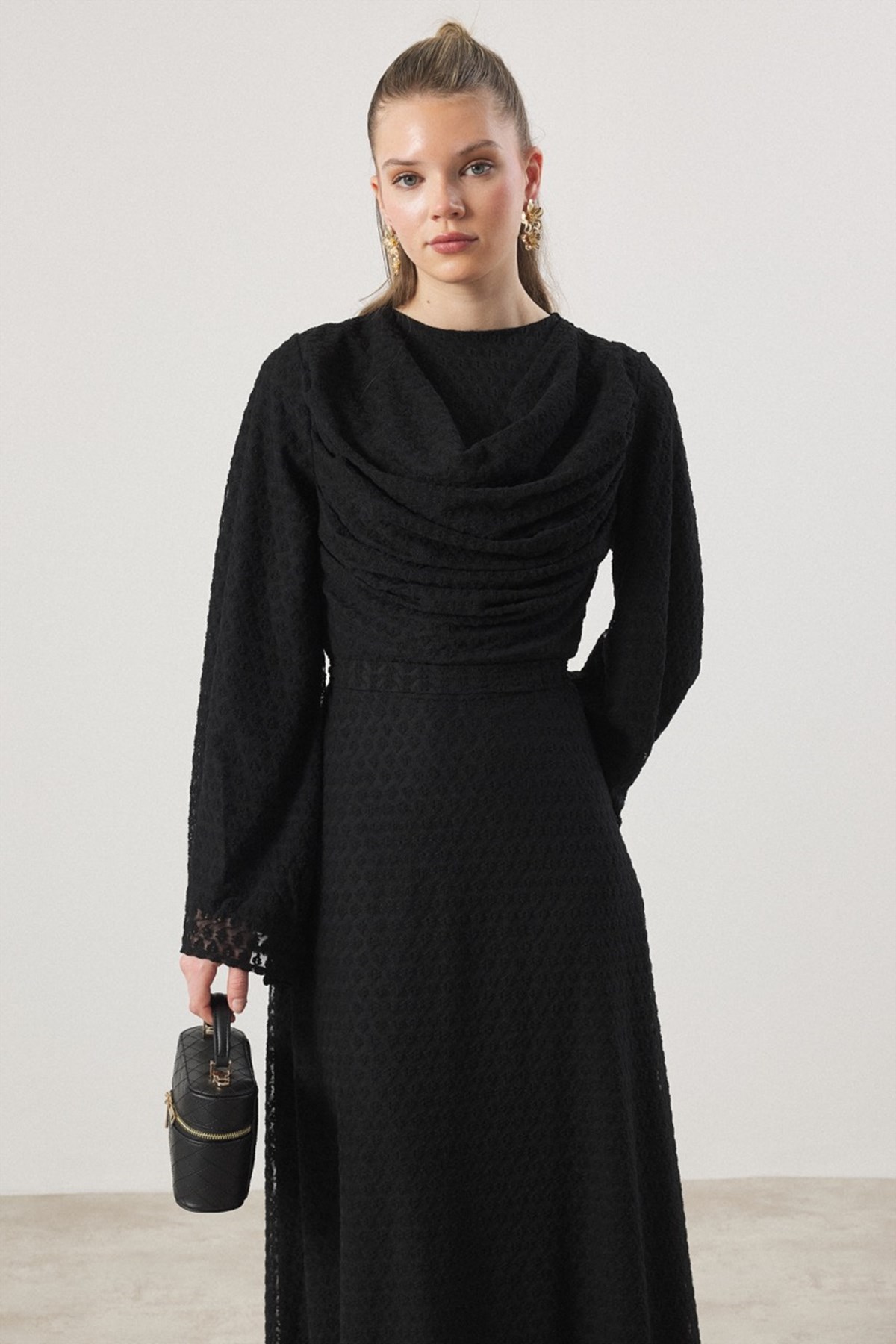 Degaje Yaka Dantel Elbise - Siyah