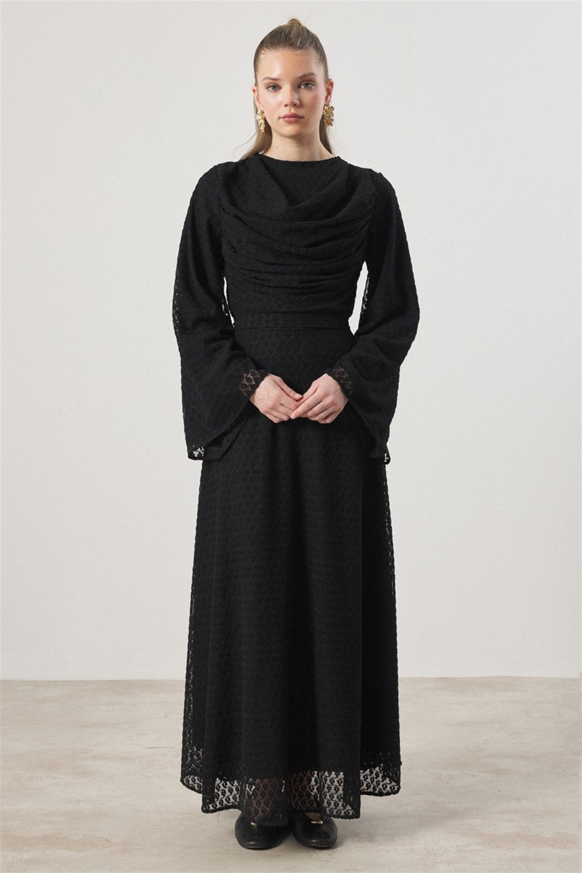 Degaje Yaka Dantel Elbise - Siyah