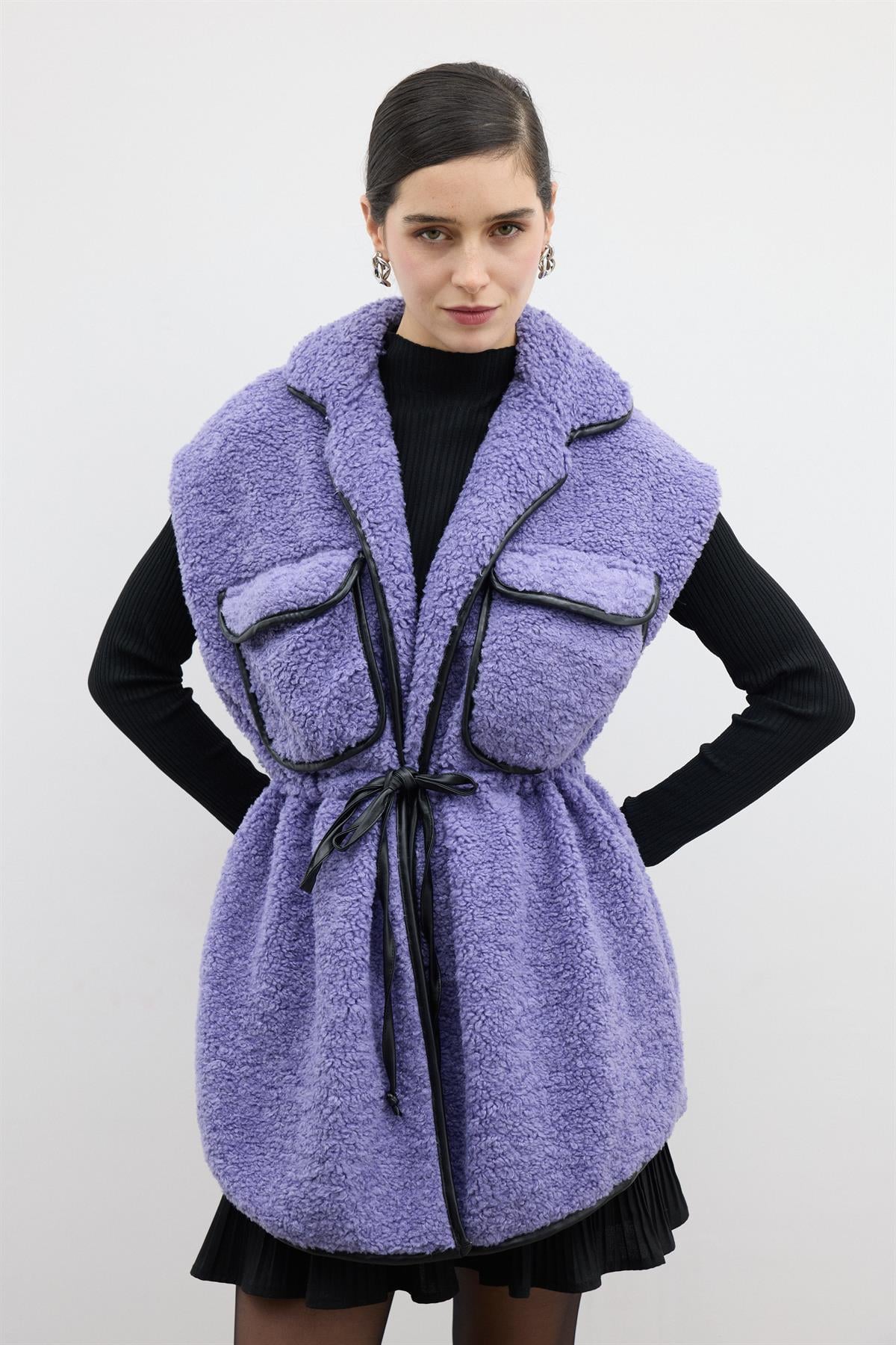 Deri Biyeli Çift Cep Kapaklı Yelek - Mor