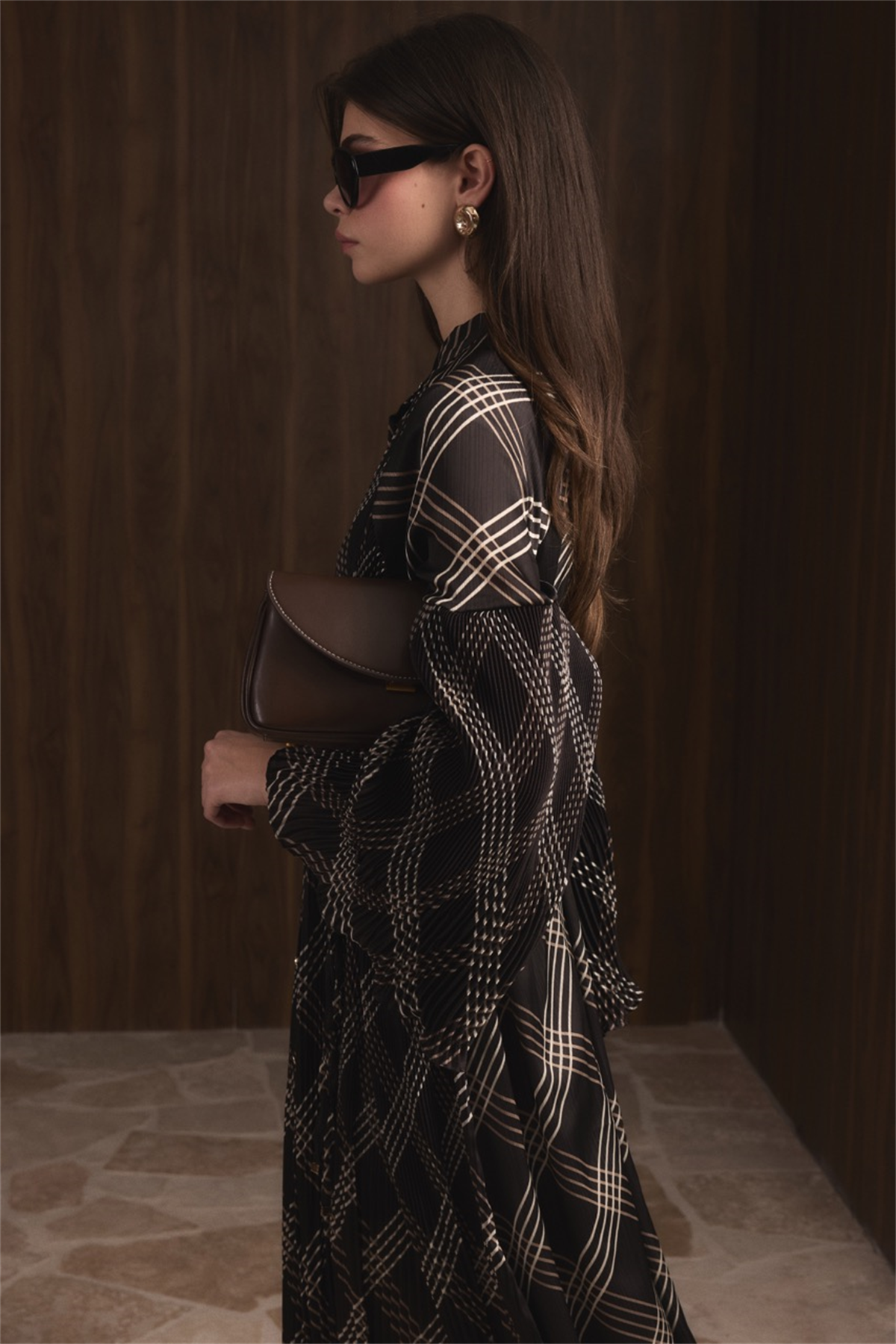 Dik Piliseli Saten Elbise - Siyah