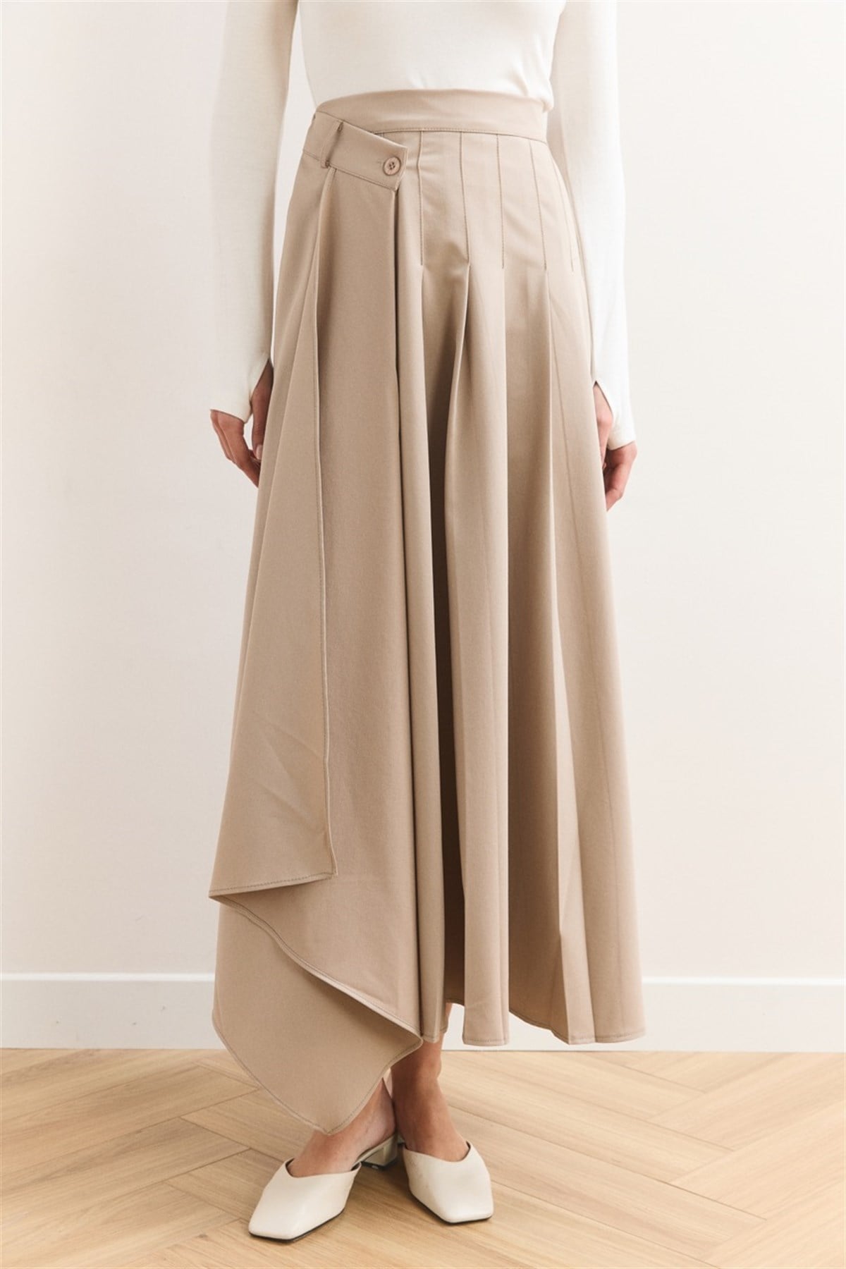 Düğme Detaylı Pileli Etek - Bej