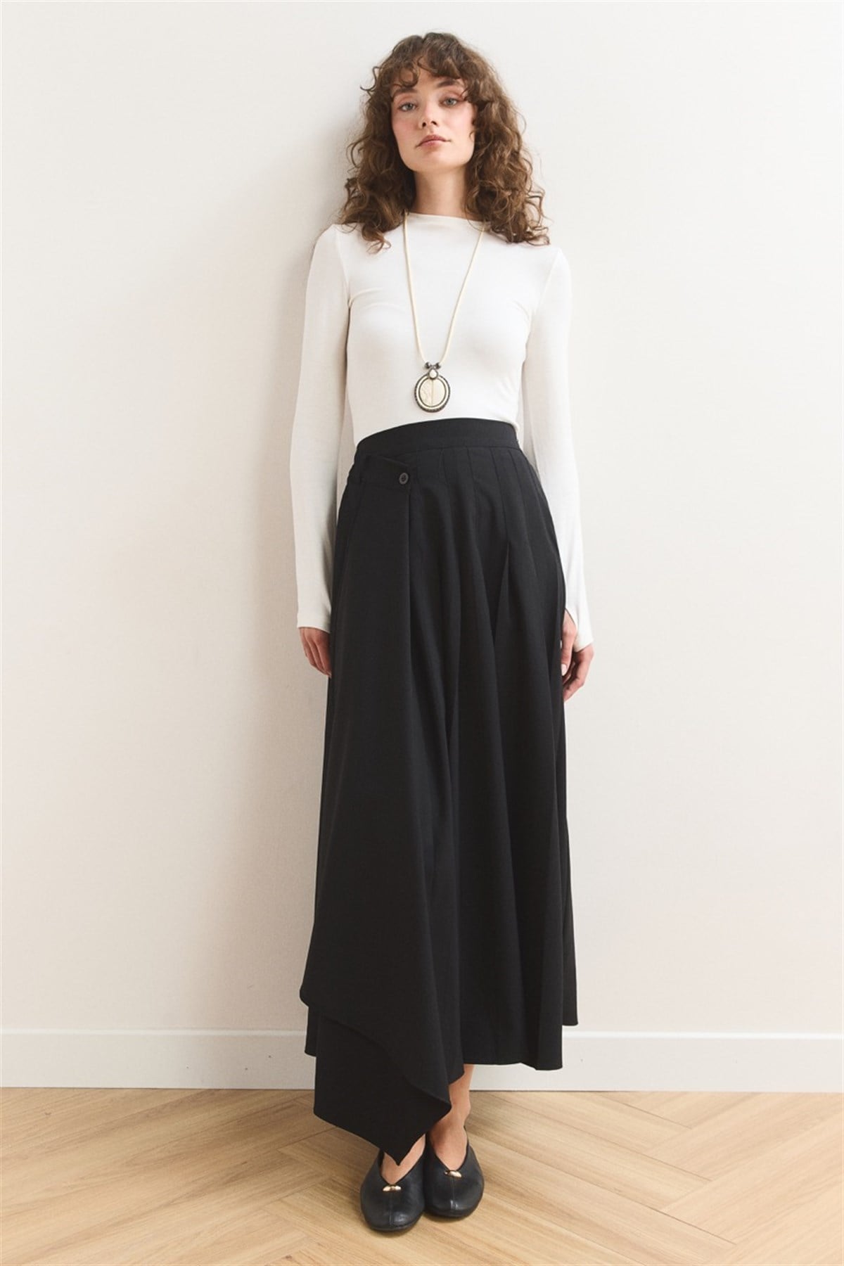 Düğme Detaylı Pileli Etek - Siyah