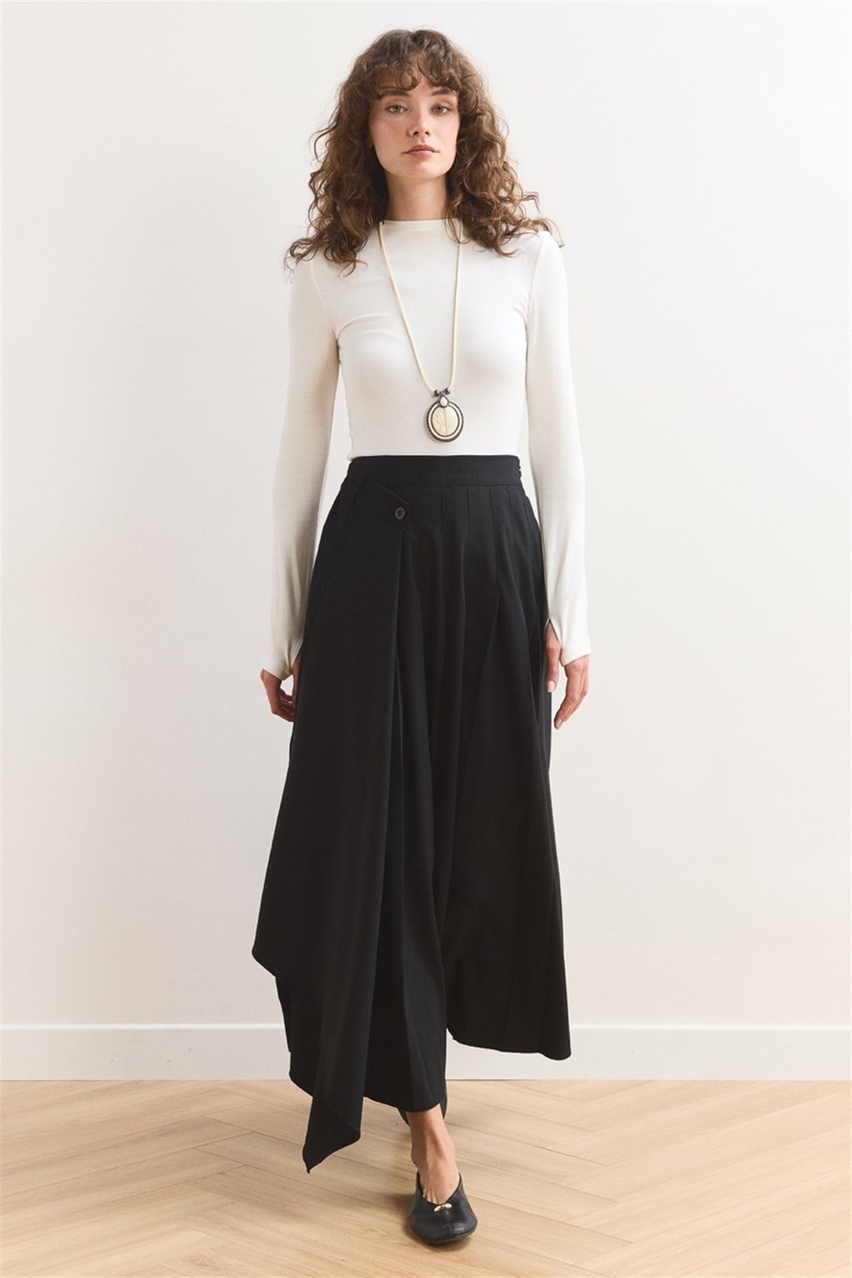 Düğme Detaylı Pileli Etek - Siyah