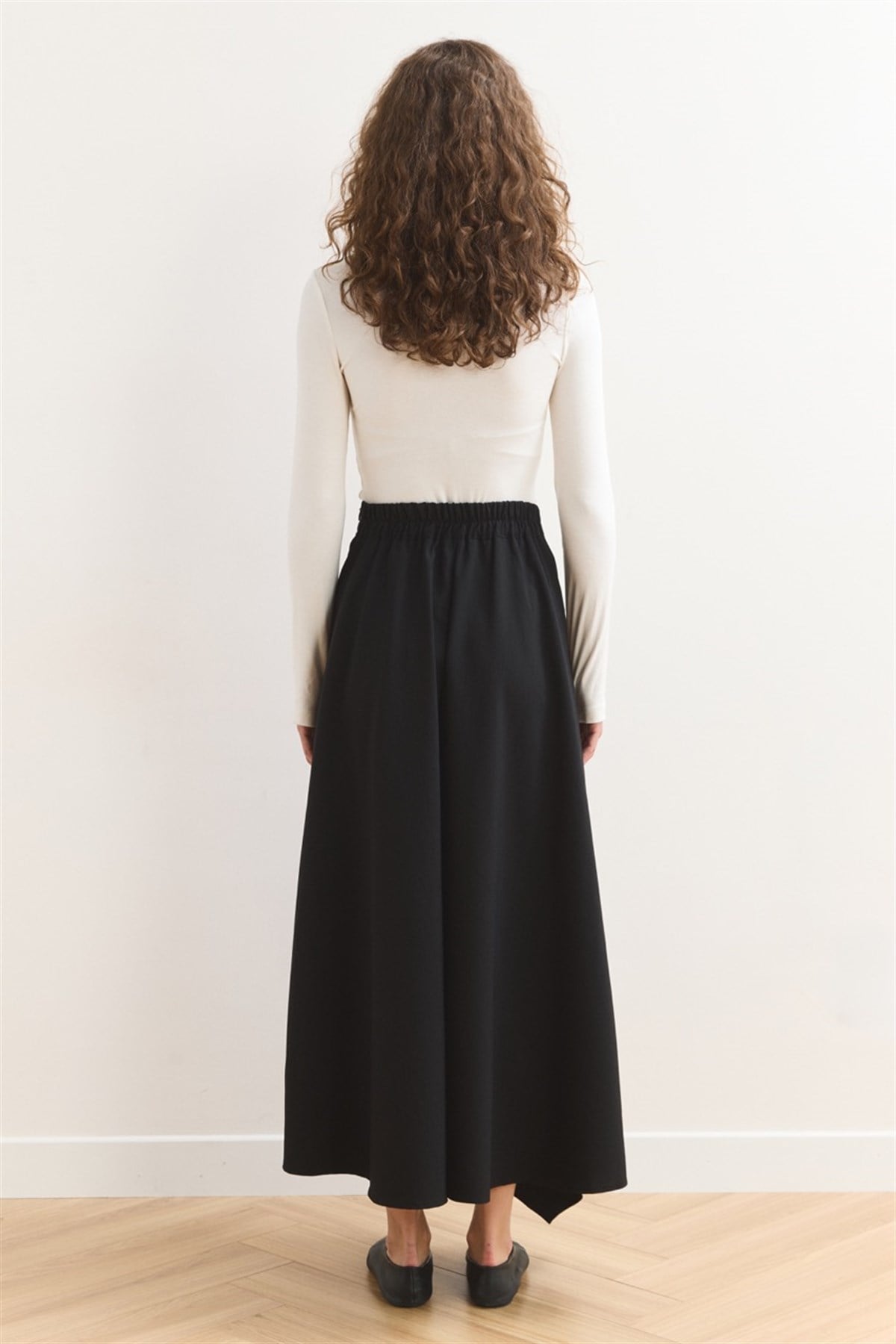 Düğme Detaylı Pileli Etek - Siyah