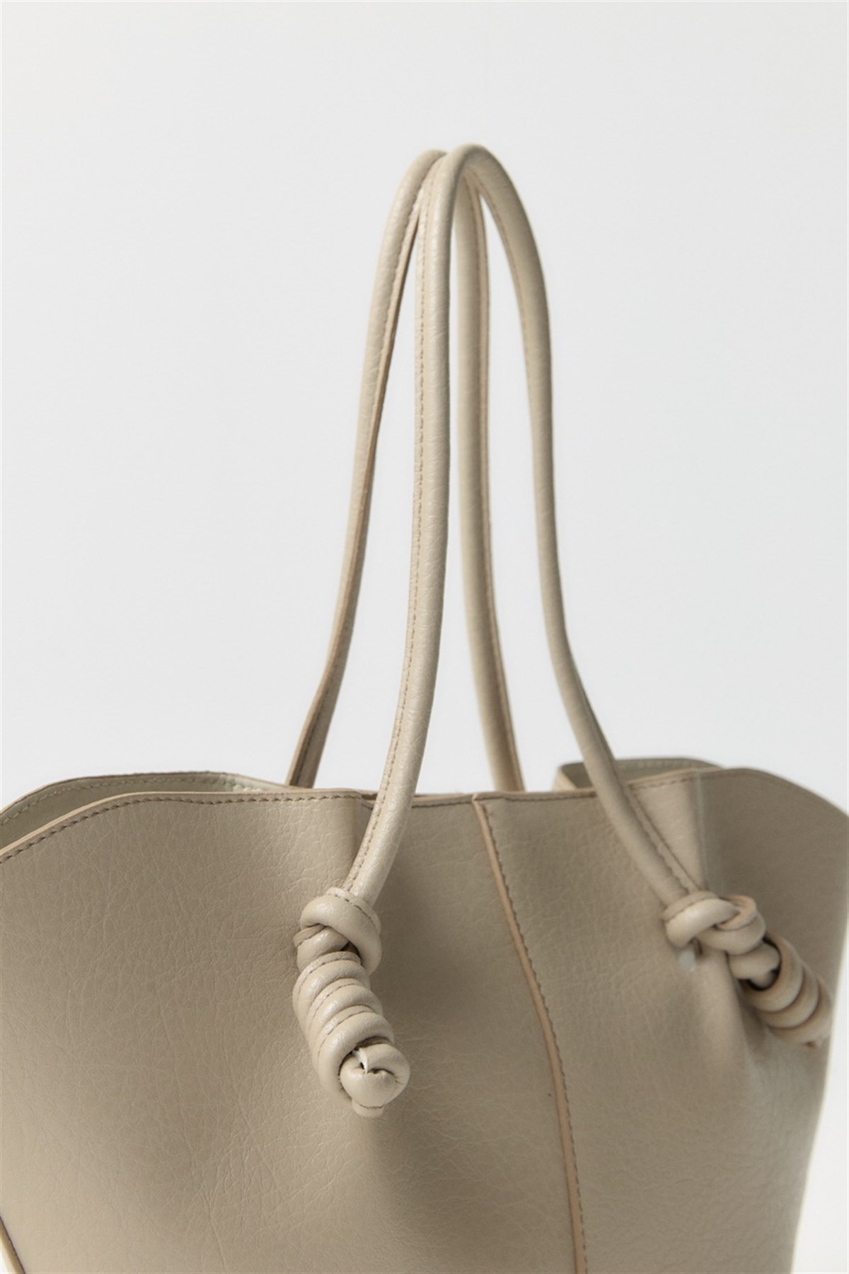 Düğüm Detaylı Asimetrik Çanta - toprak