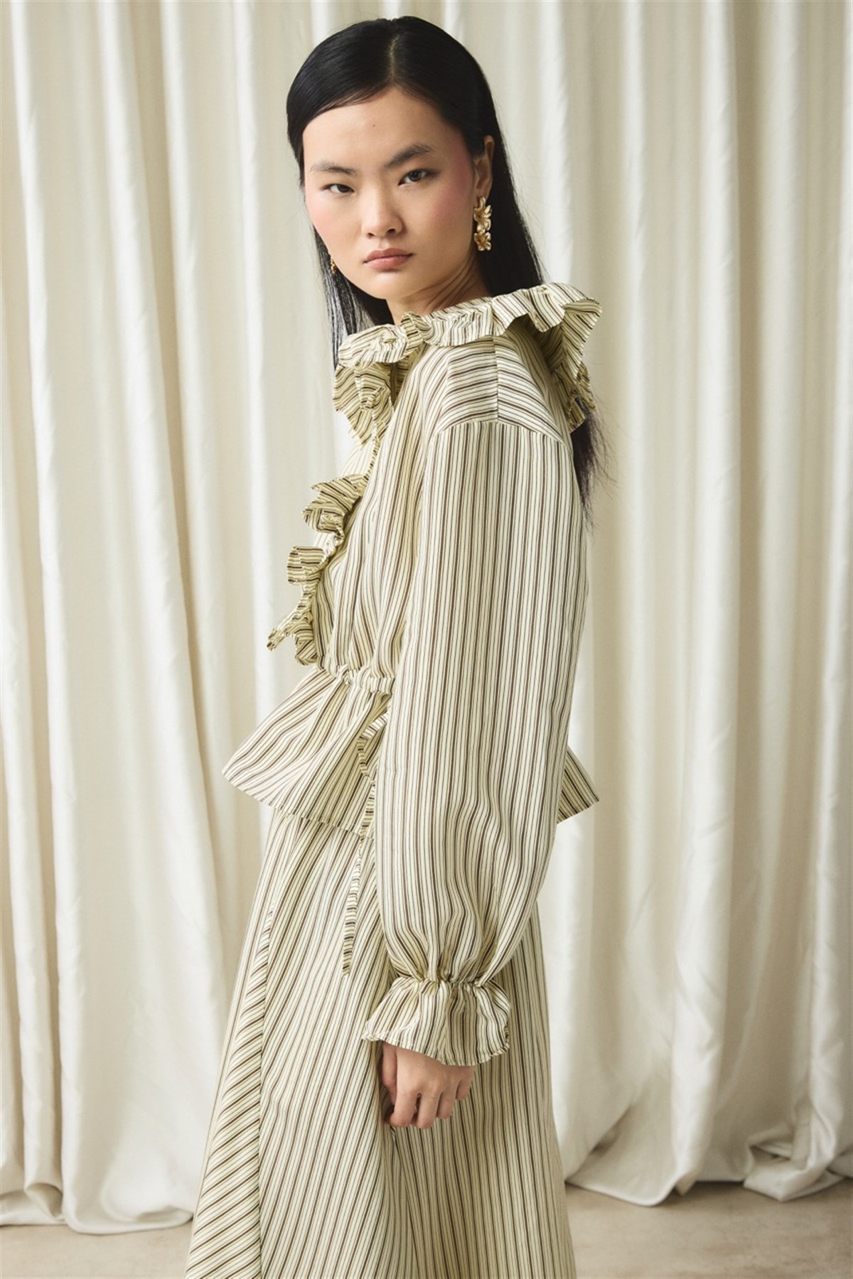 Fırfır Detaylı Çizgili Takım - Sarı