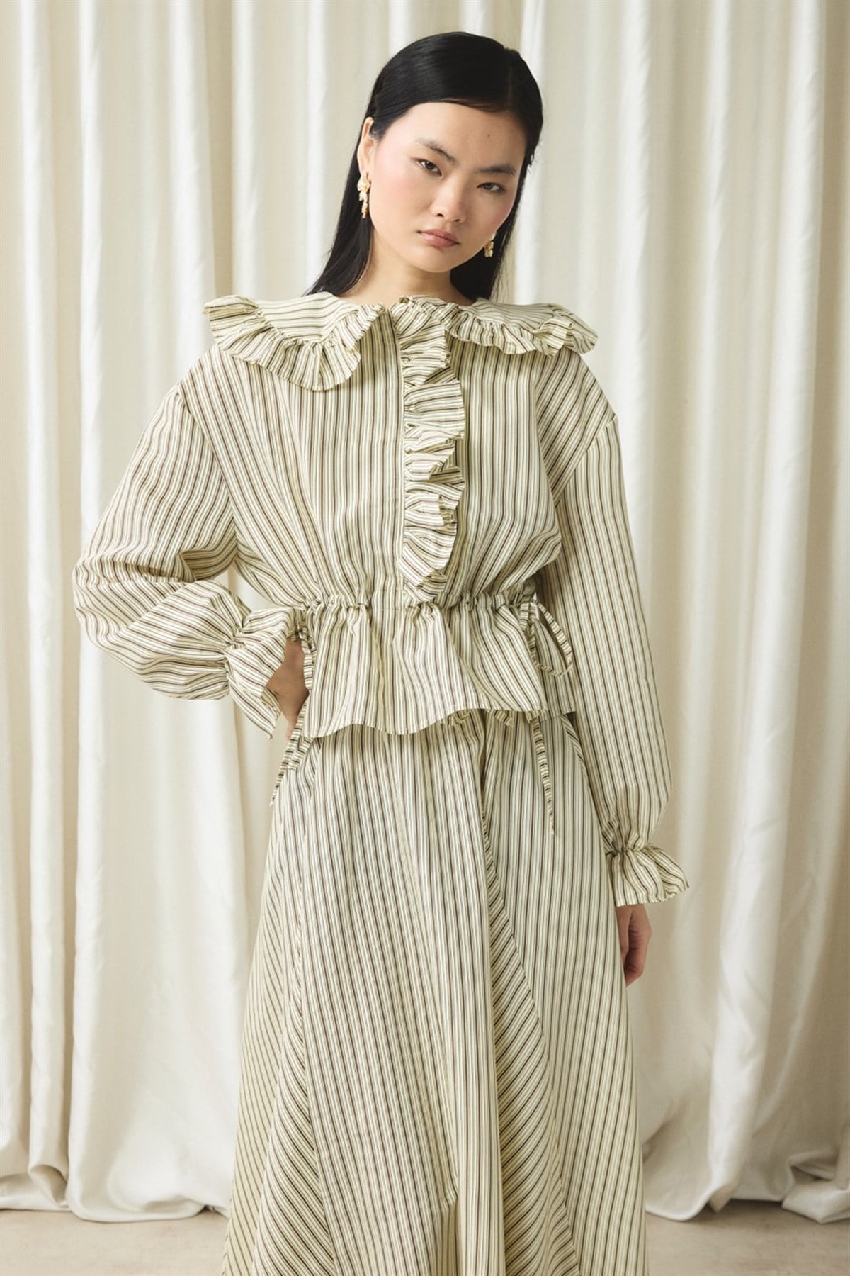 Fırfır Detaylı Çizgili Takım - Sarı