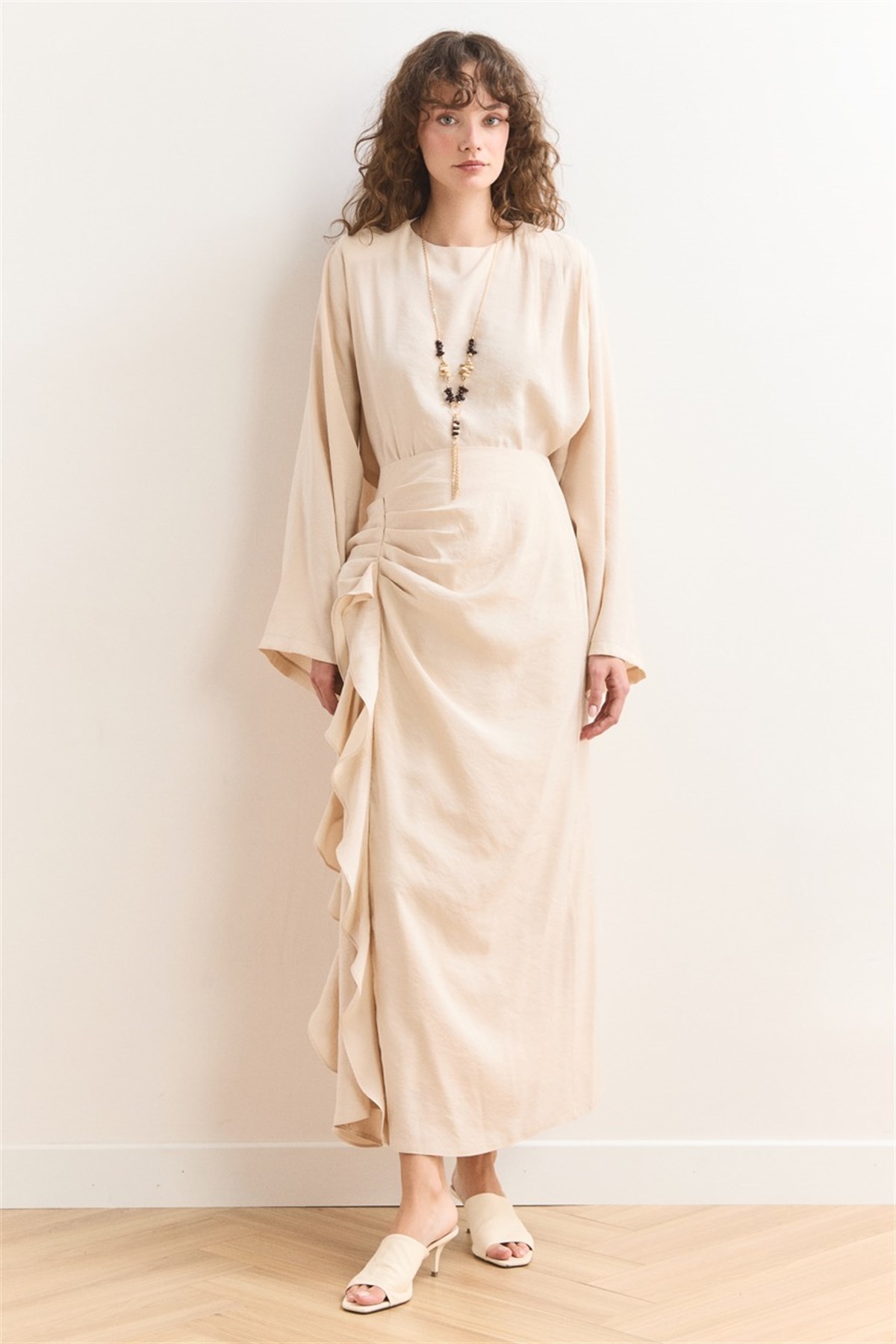 Fırfır Etek Detaylı Takım - Bej